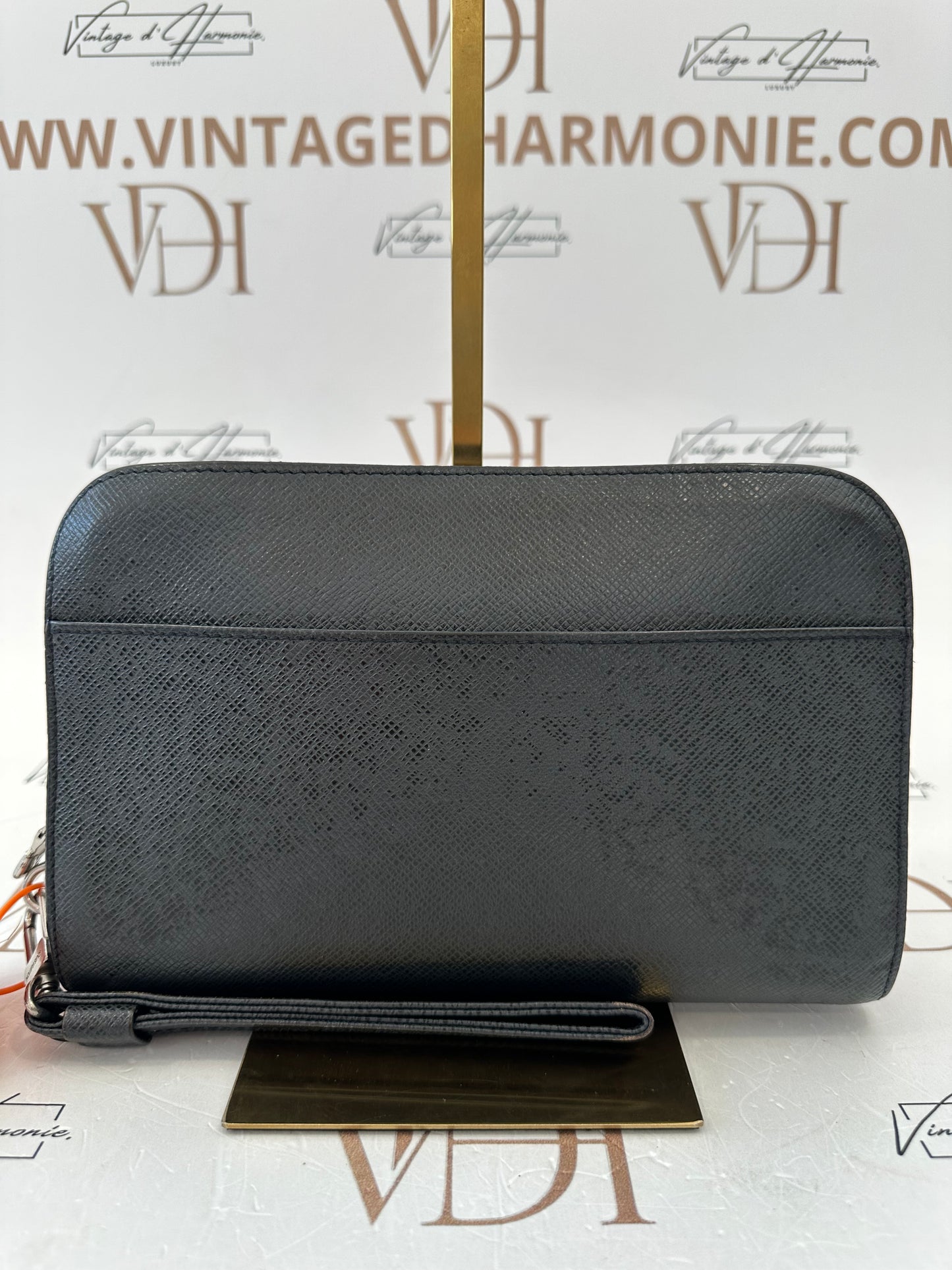 017805 - Louis Vuitton Black Taiga
