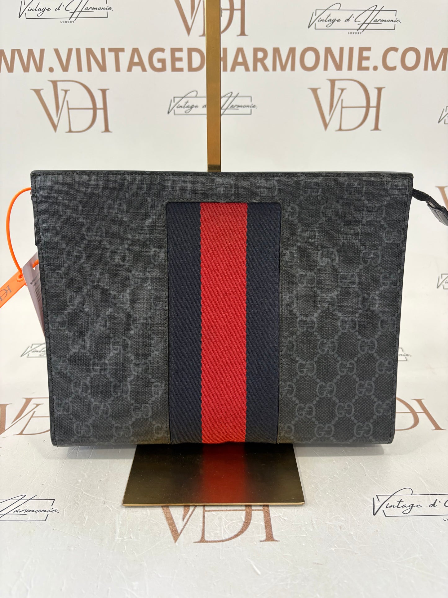 383180 - Gucci Supreme