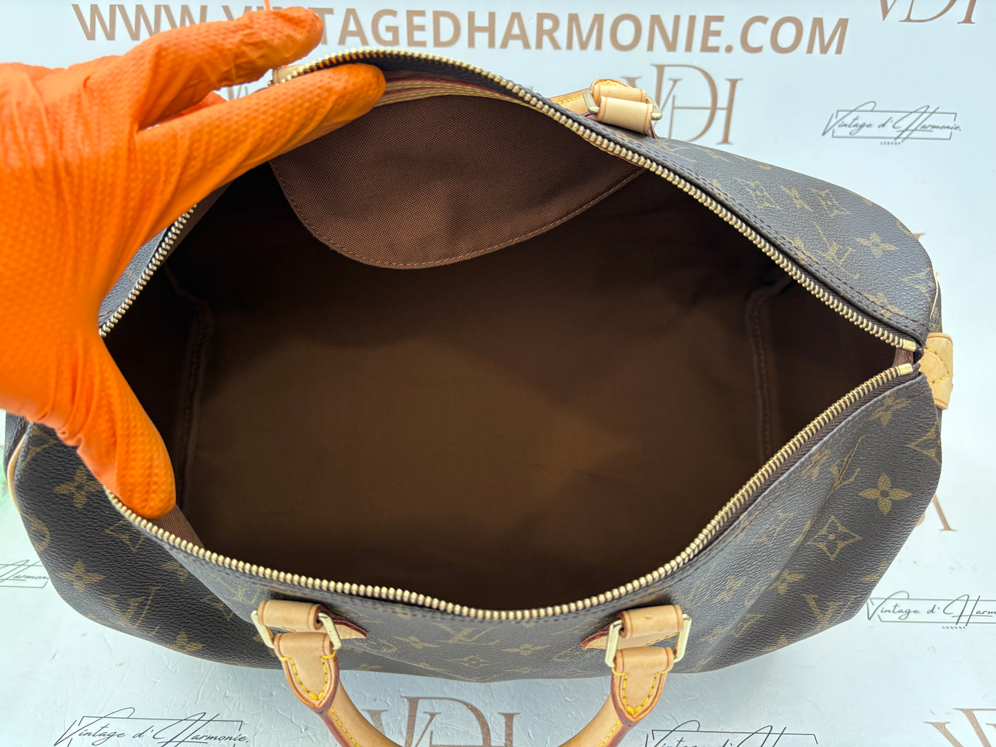 018402 - Louis Vuitton Speedy 40