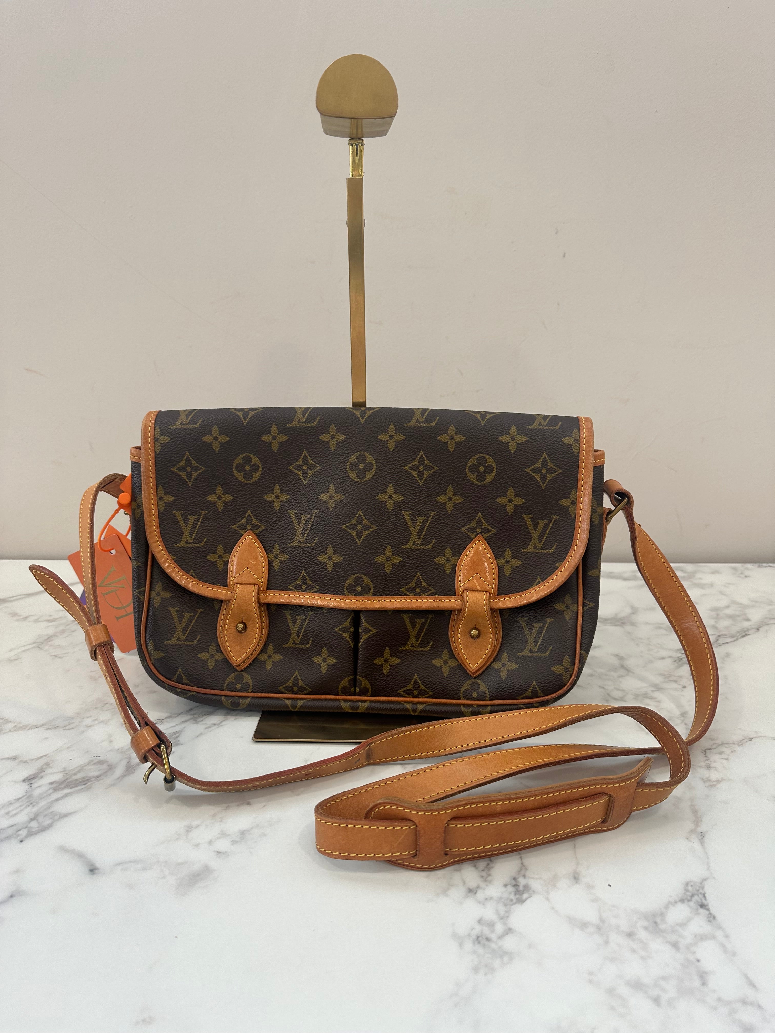 Louis Vuitton Gibeciere MM