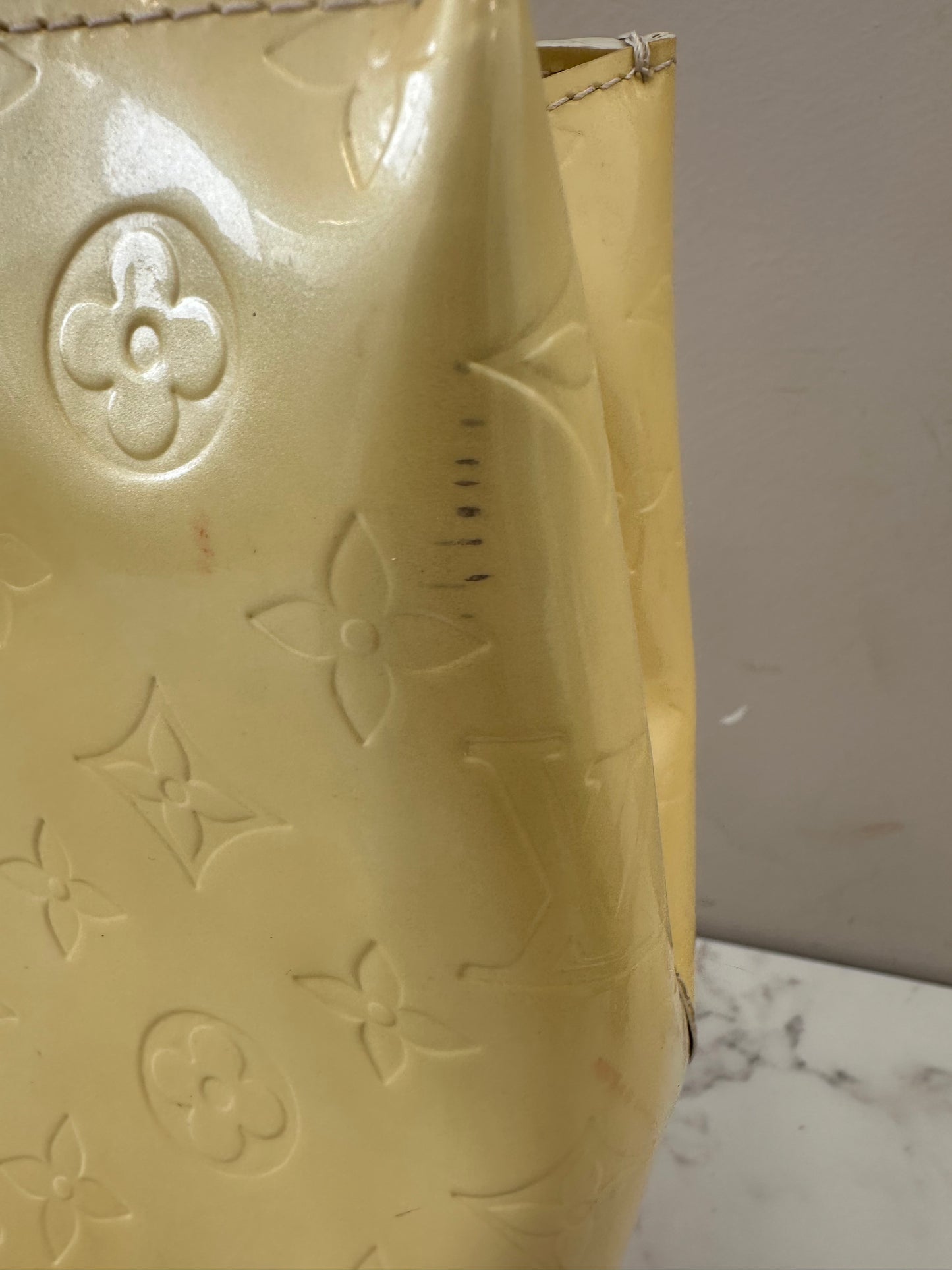 Louis Vuitton Reade PM Vernis Yellow