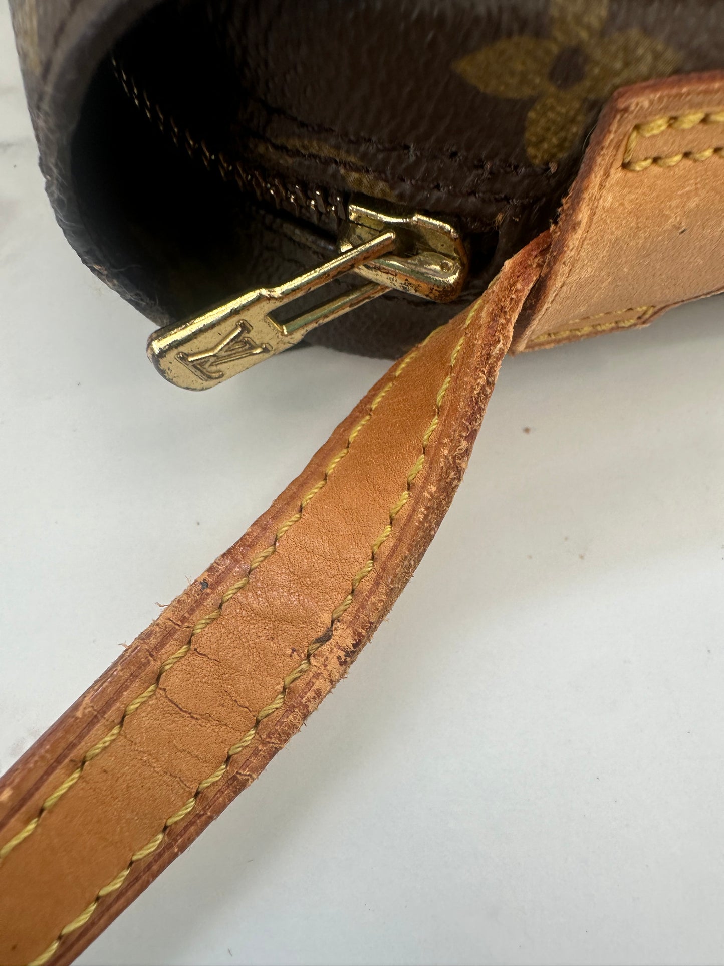 Louis Vuitton Saint German 24
