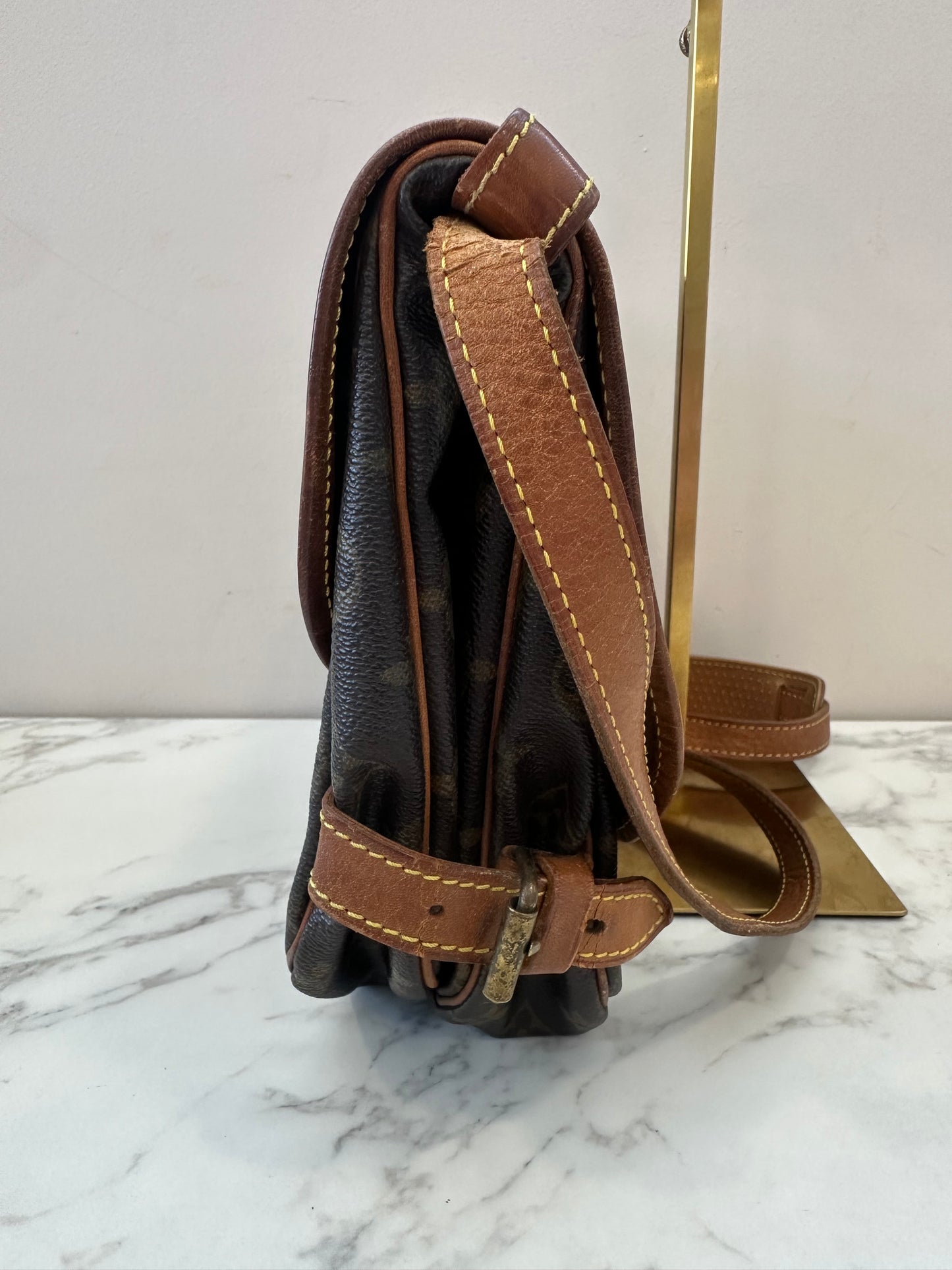 Louis Vuitton Saumur 30