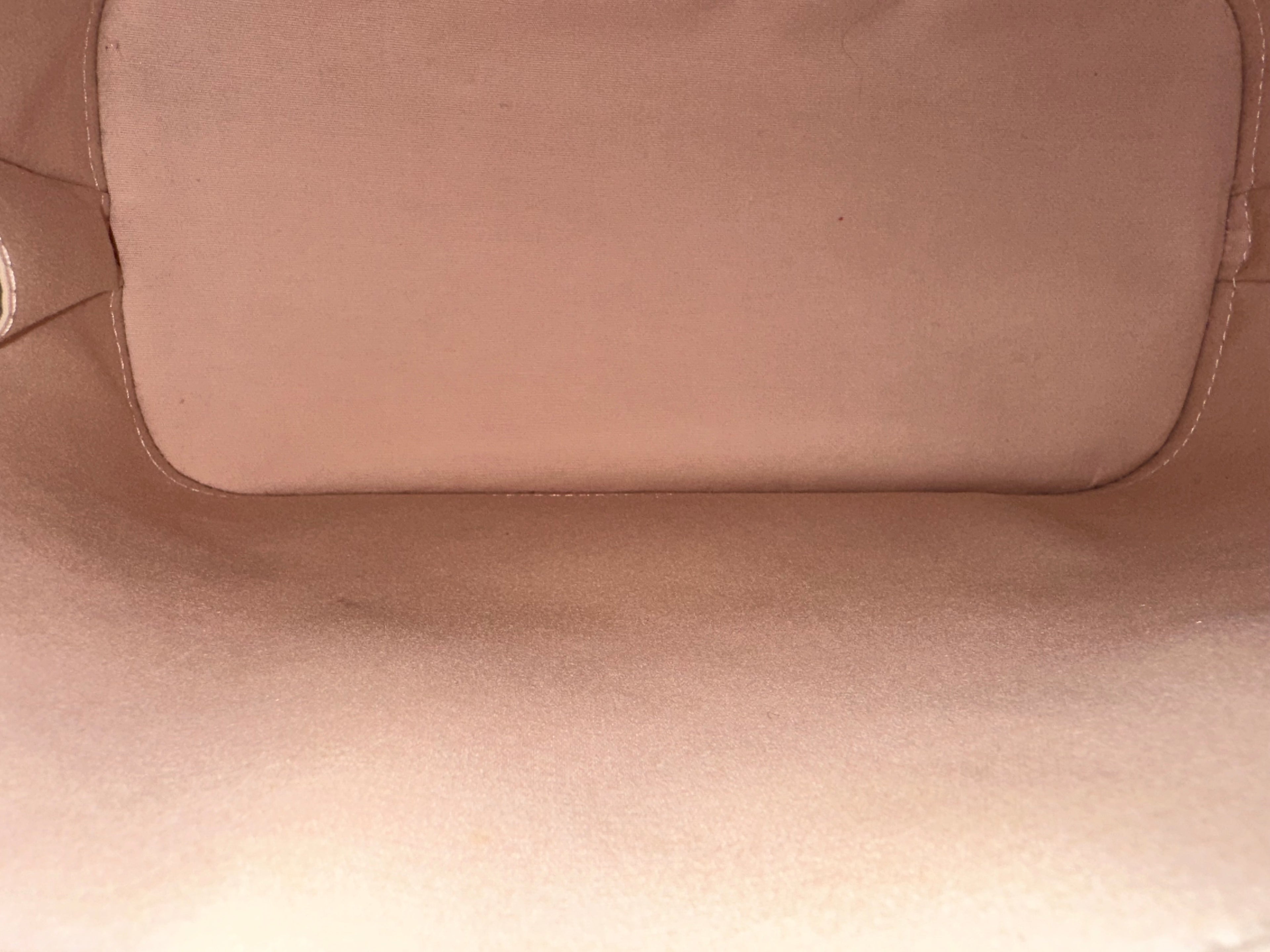 Louis Vuitton Alma Vernis Beige