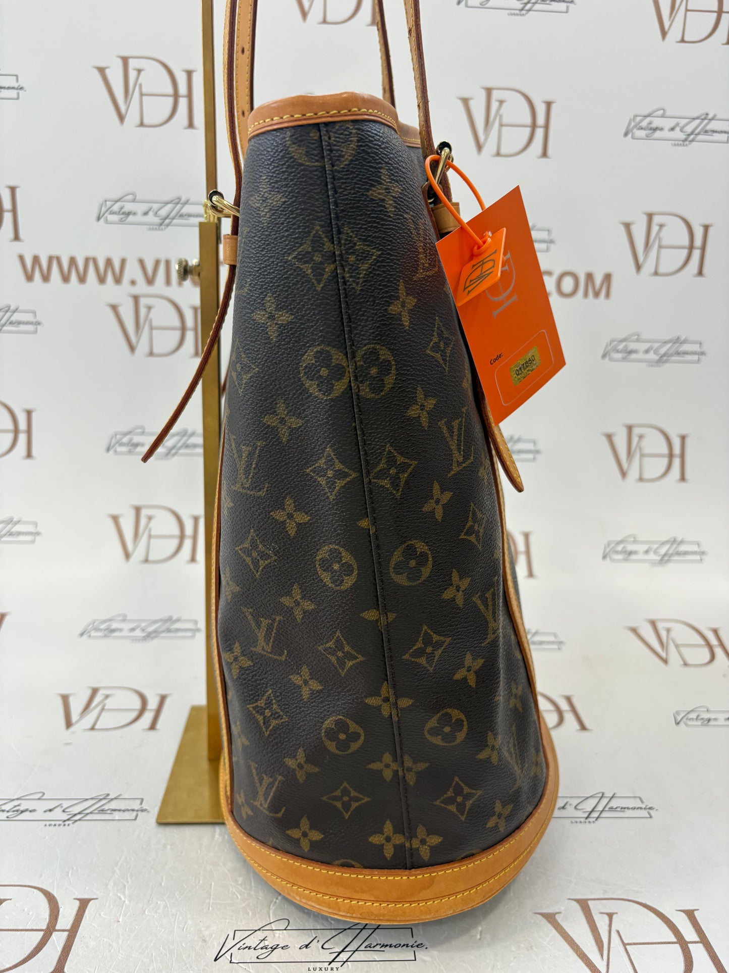 017650 - Louis Vuitton Bucket GM