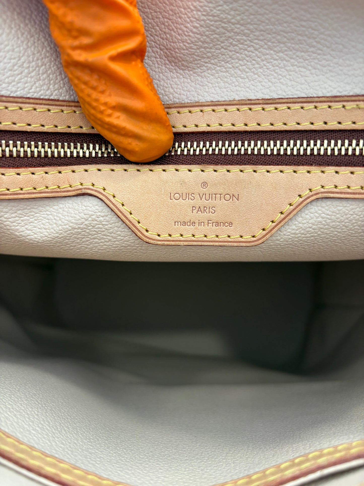 018885 - Louis Vuitton Bucket GM