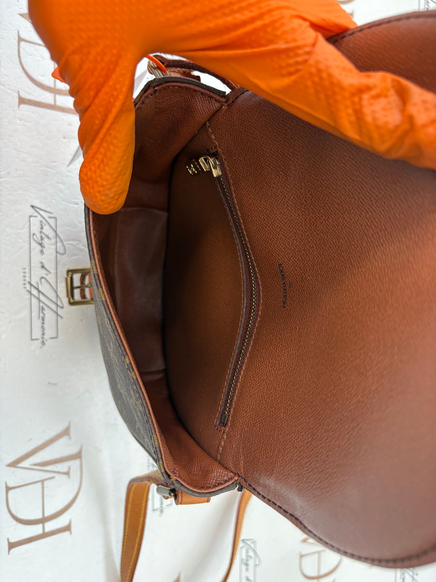 018385 - Louis Vuitton Chantilly PM