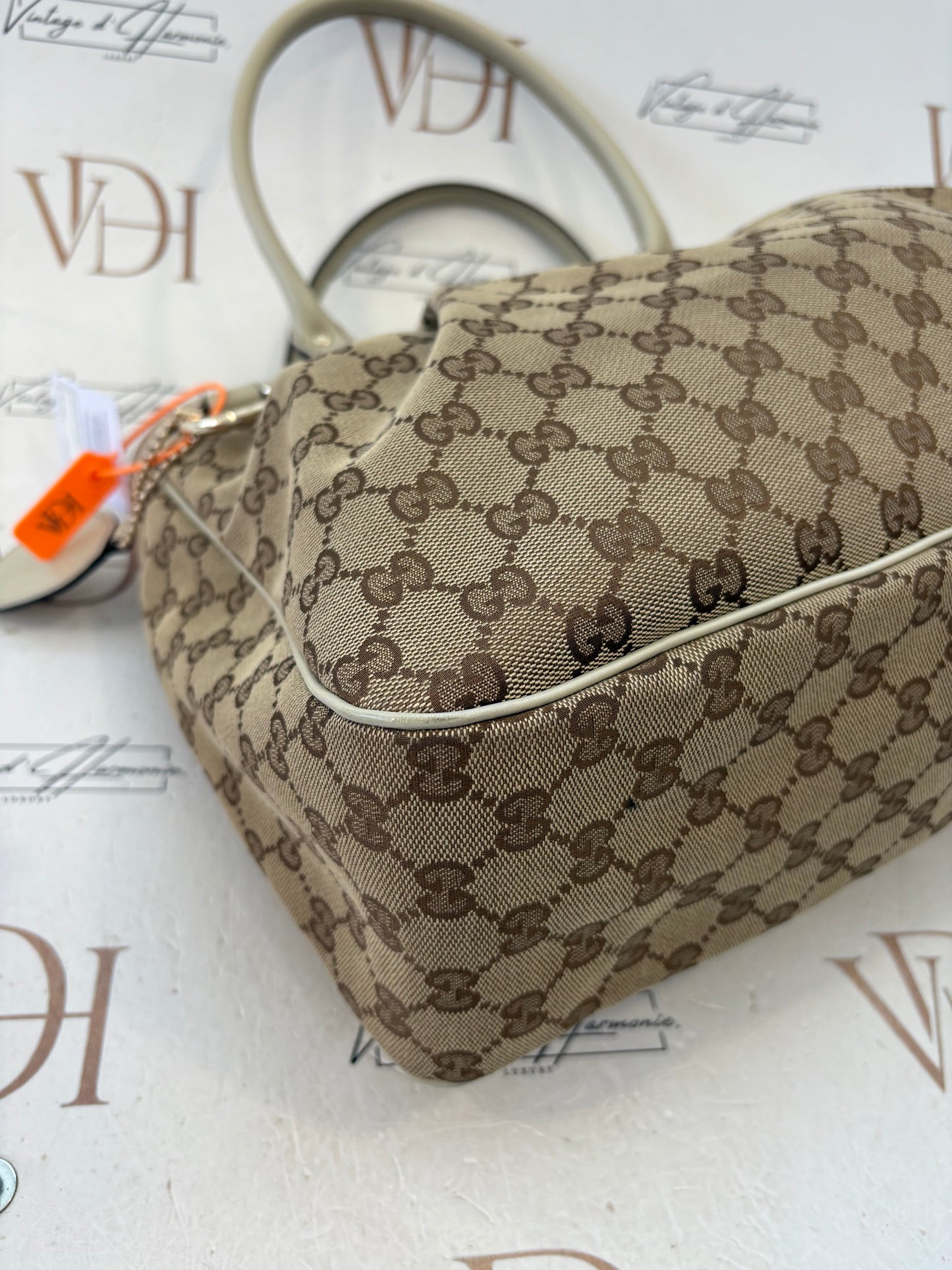 201064 - Gucci Sukey