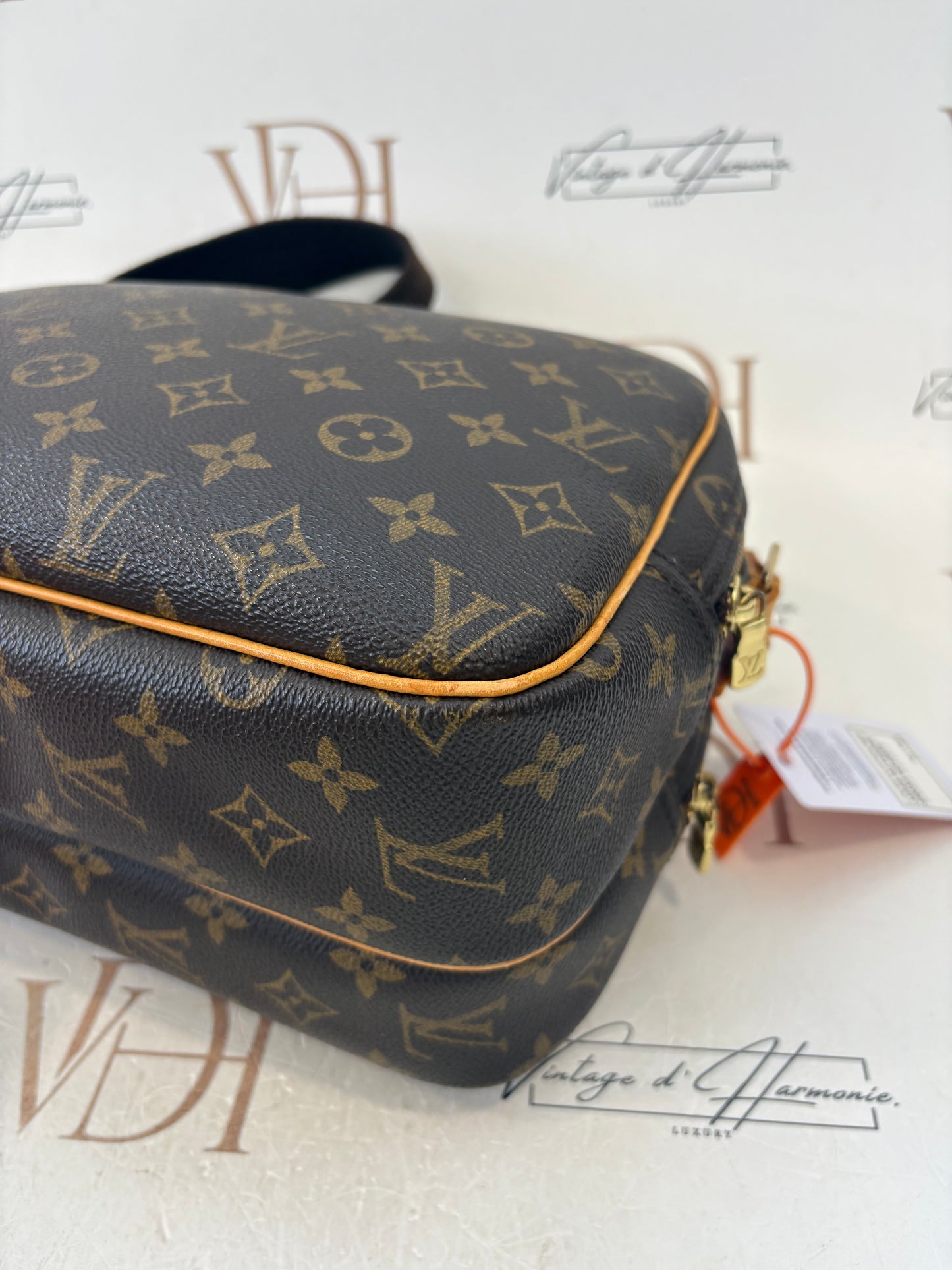 018226 - Louis Vuitton Reporter PM
