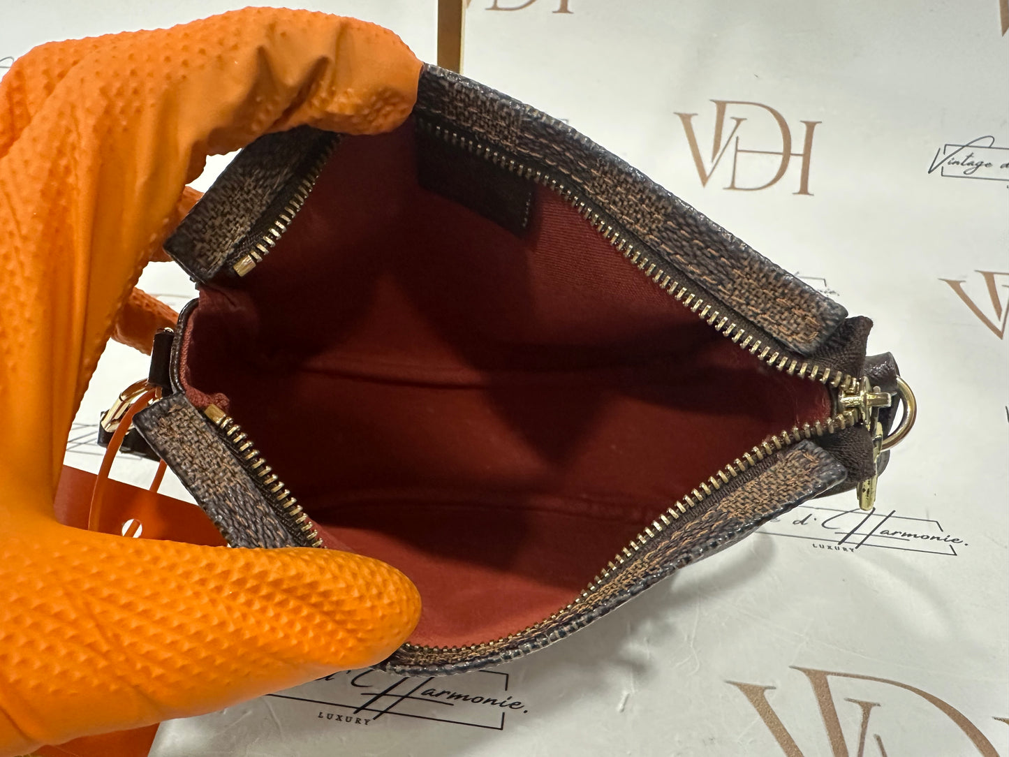 016900 - Louis Vuitton Trousse