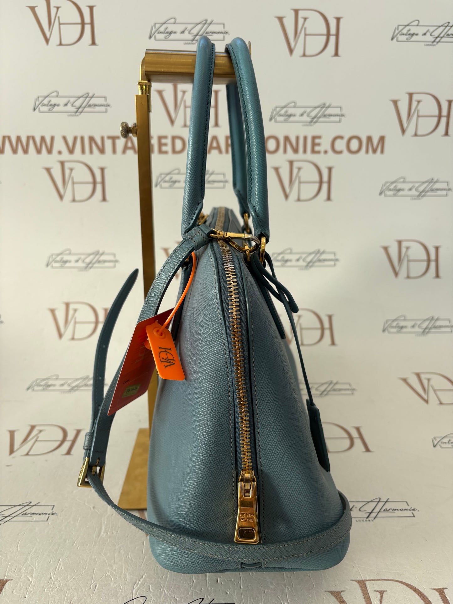 383949 - Prada Promenate