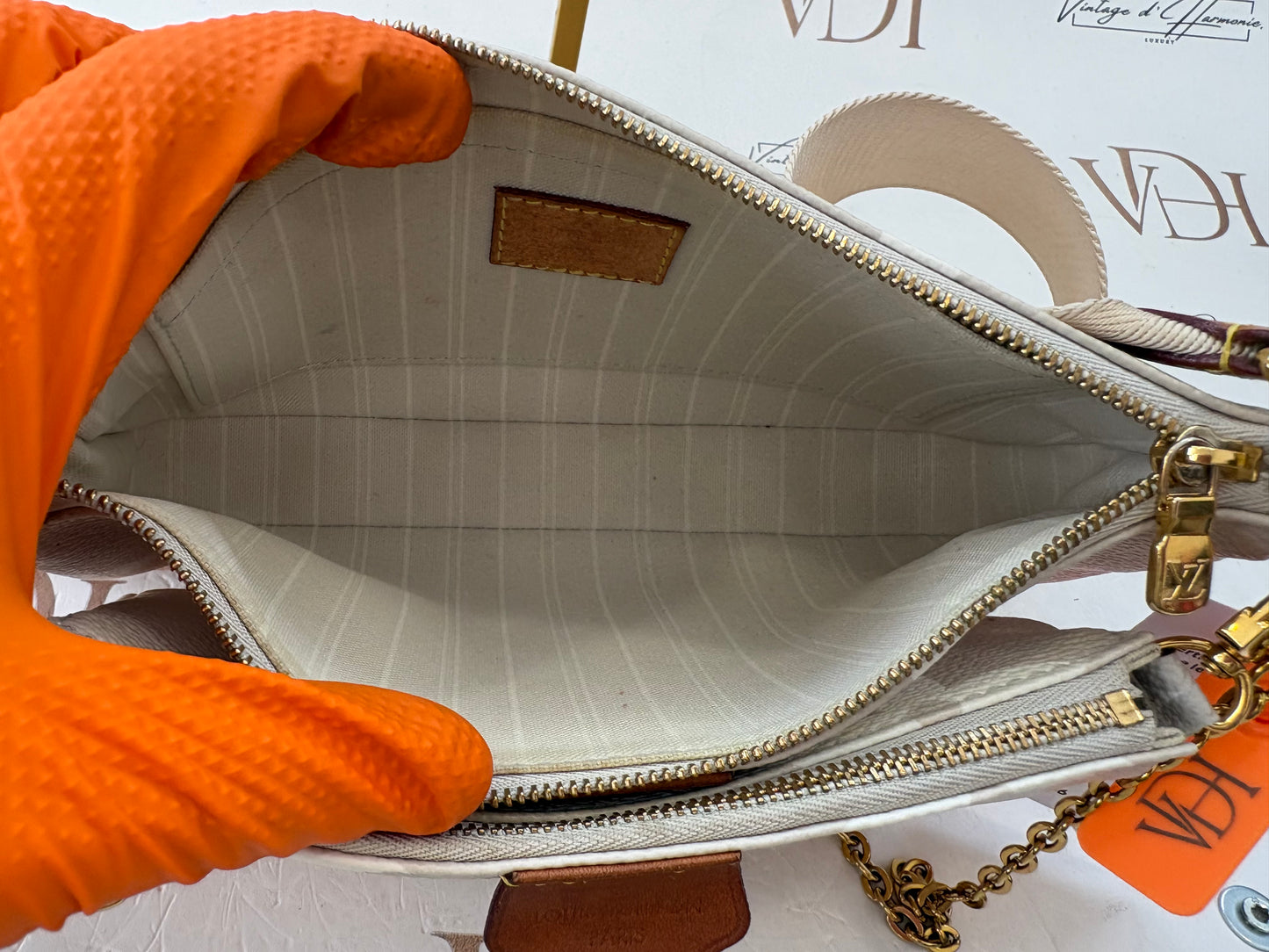 383306 - Louis Vuitton MultiPoschette