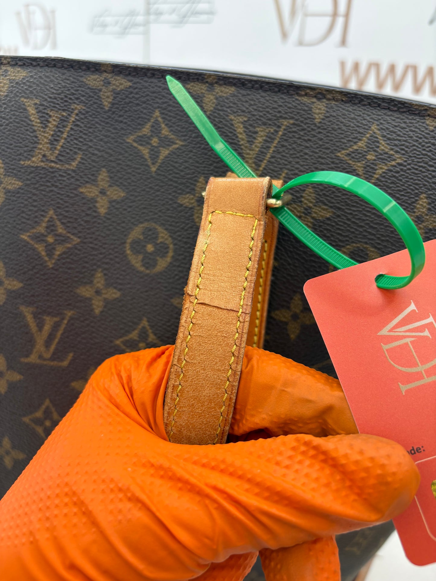 017110 - Louis Vuitton Babylone