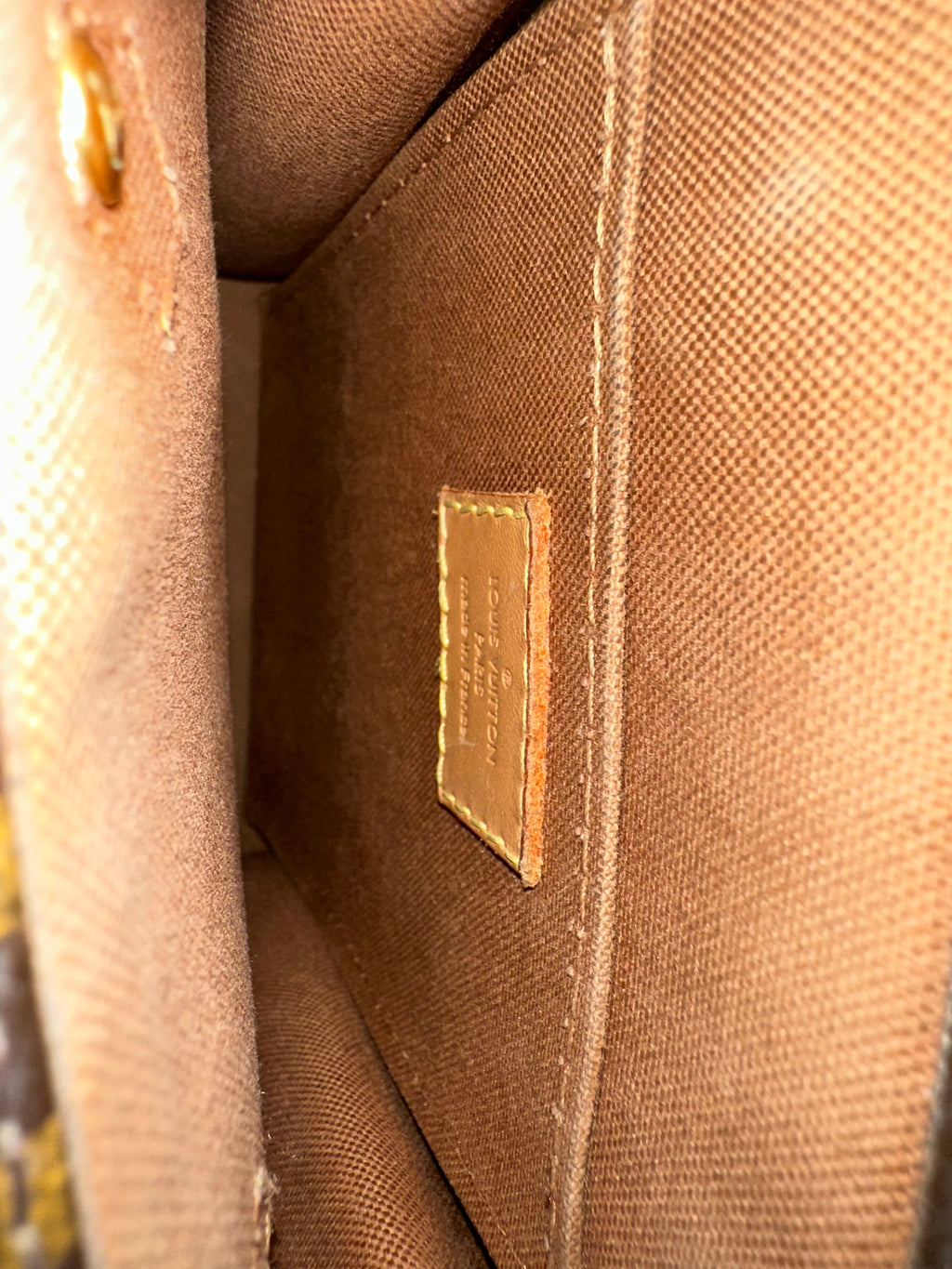 Louis Vuitton Petite Sac Plat