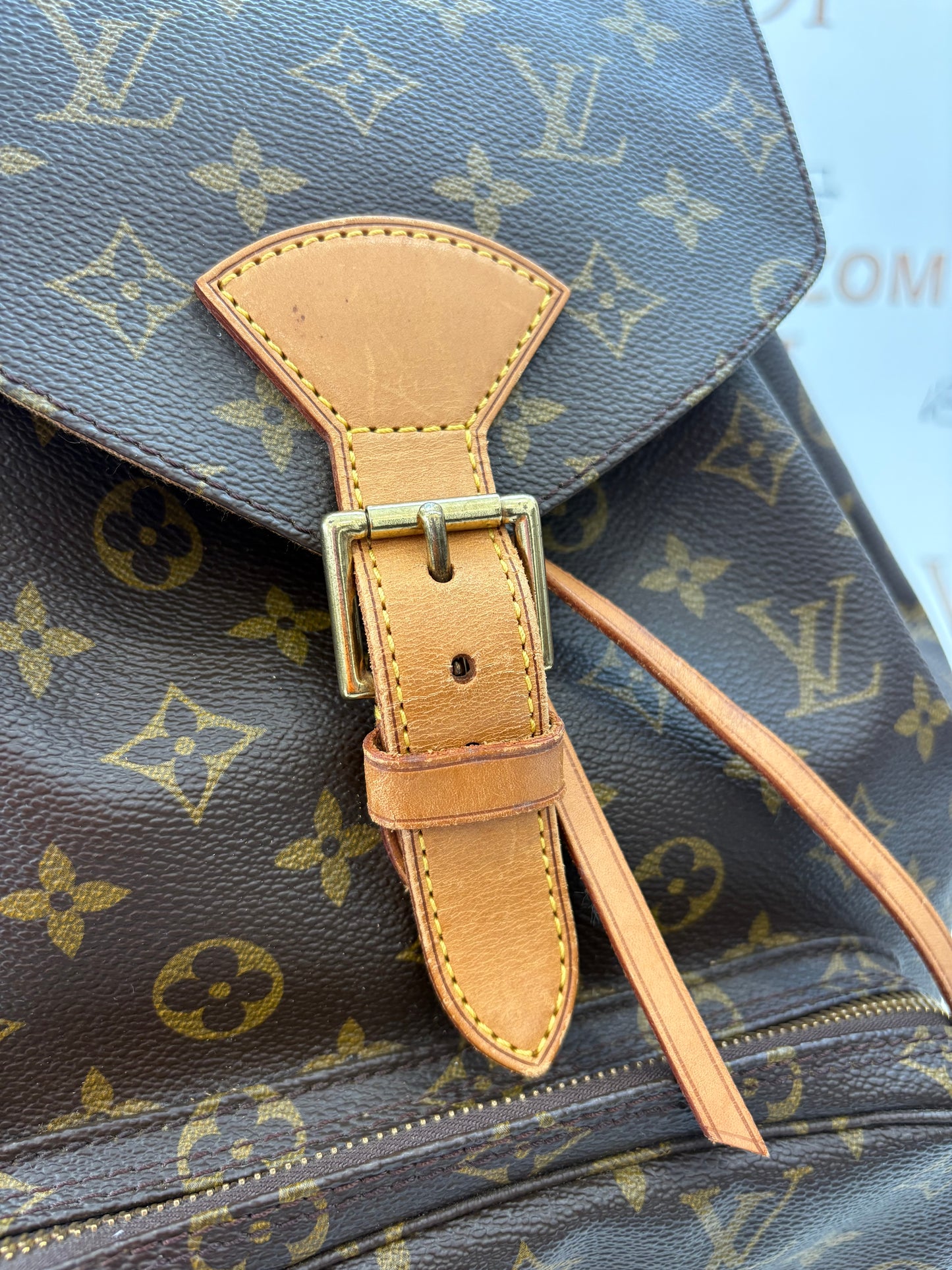 018398 - Louis Vuitton Montsouris GM