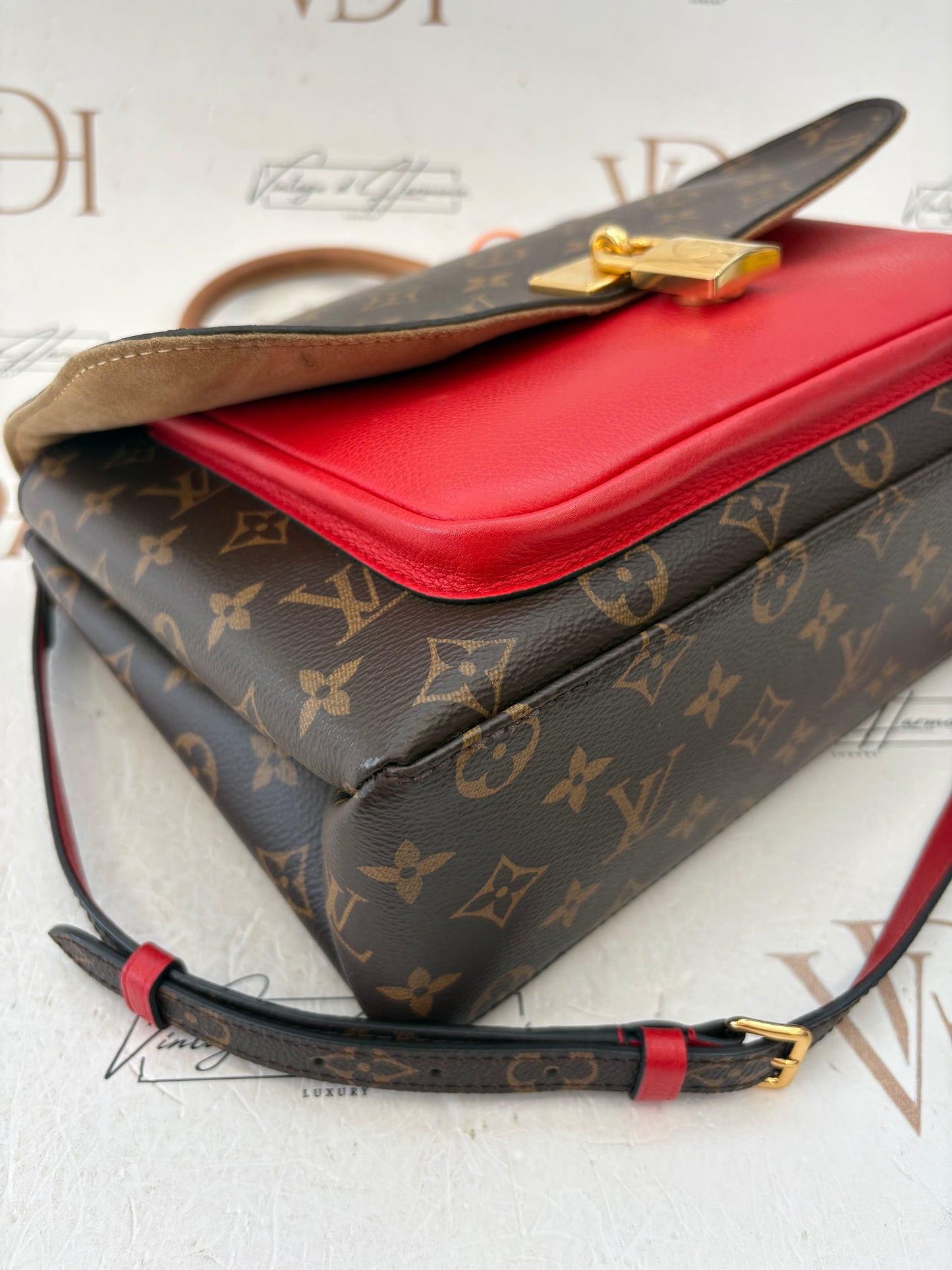 201850 - Louis Vuitton Marignan