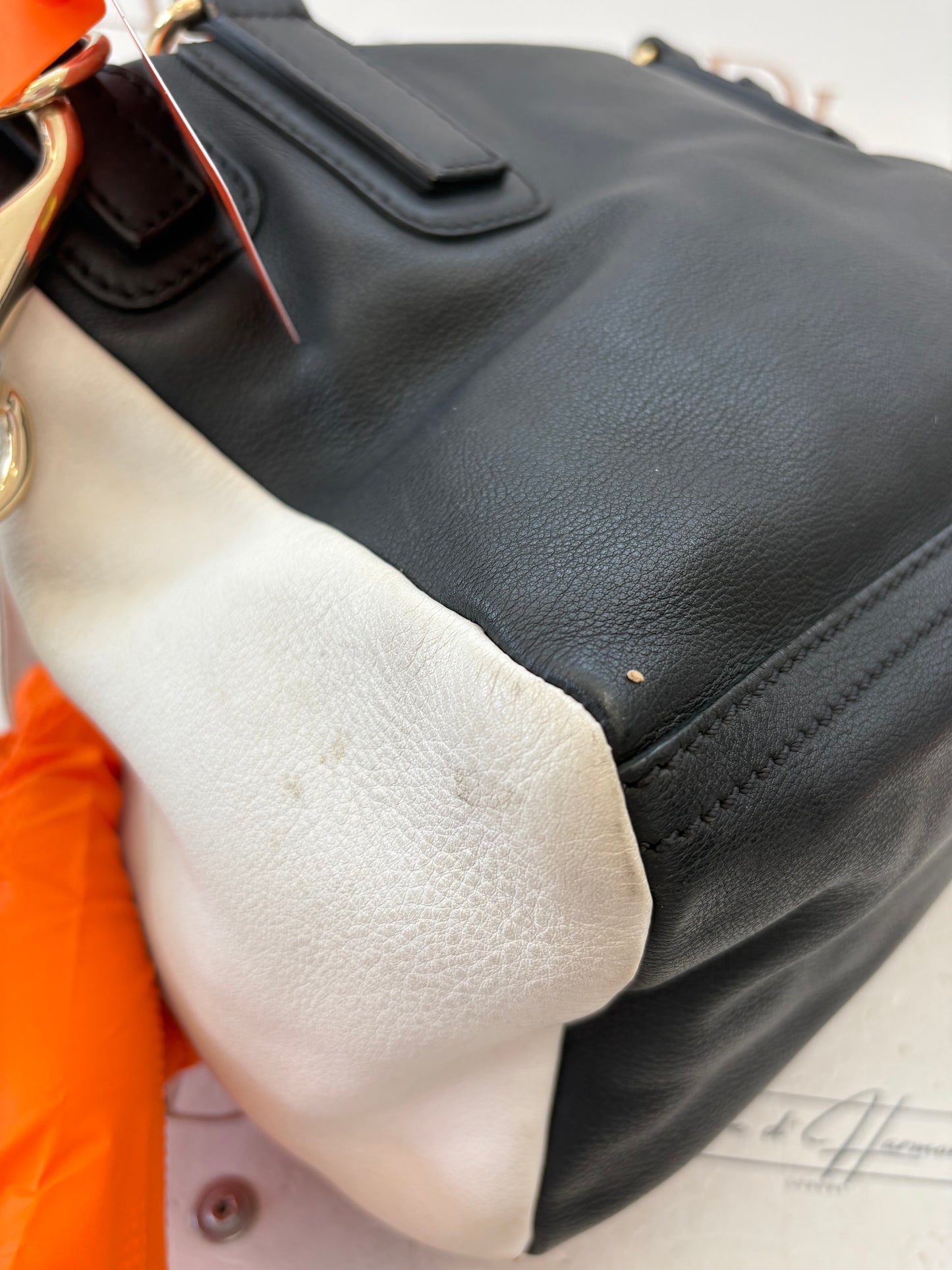 201275 - Givenchy Pandora