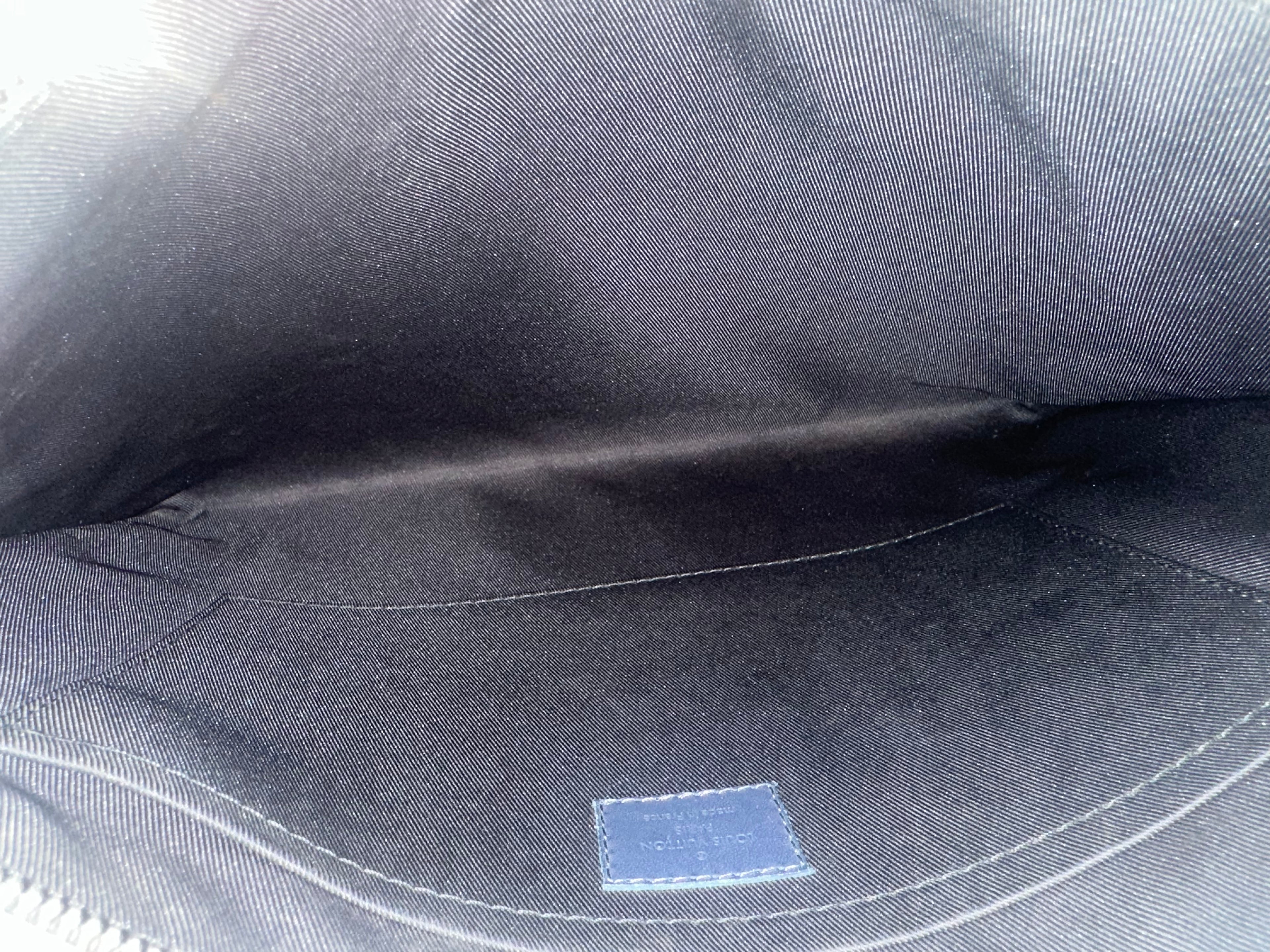 Louis Vuitton Damier infini Pochette discovery