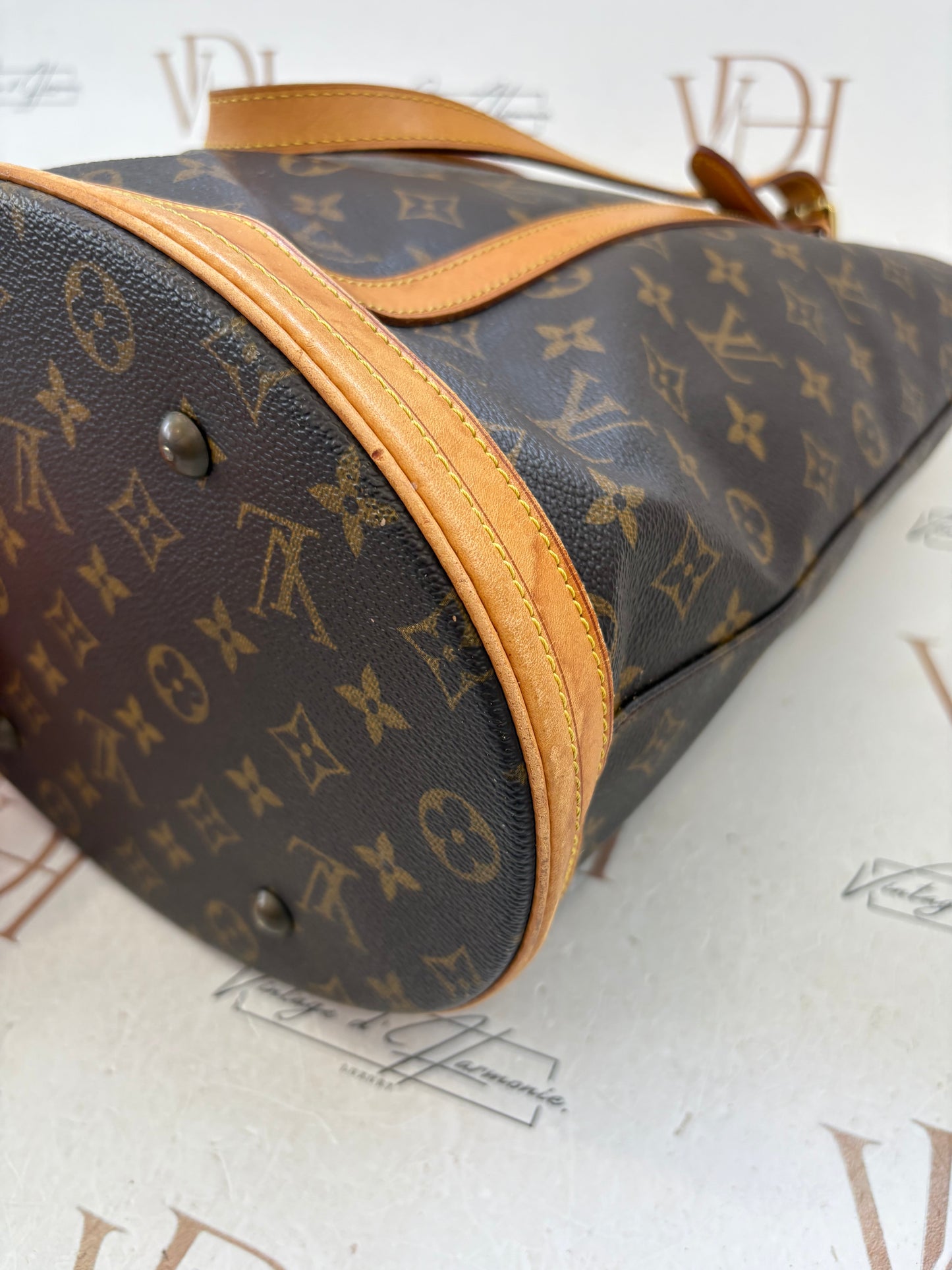 018332  - Louis Vuitton Bucket GM