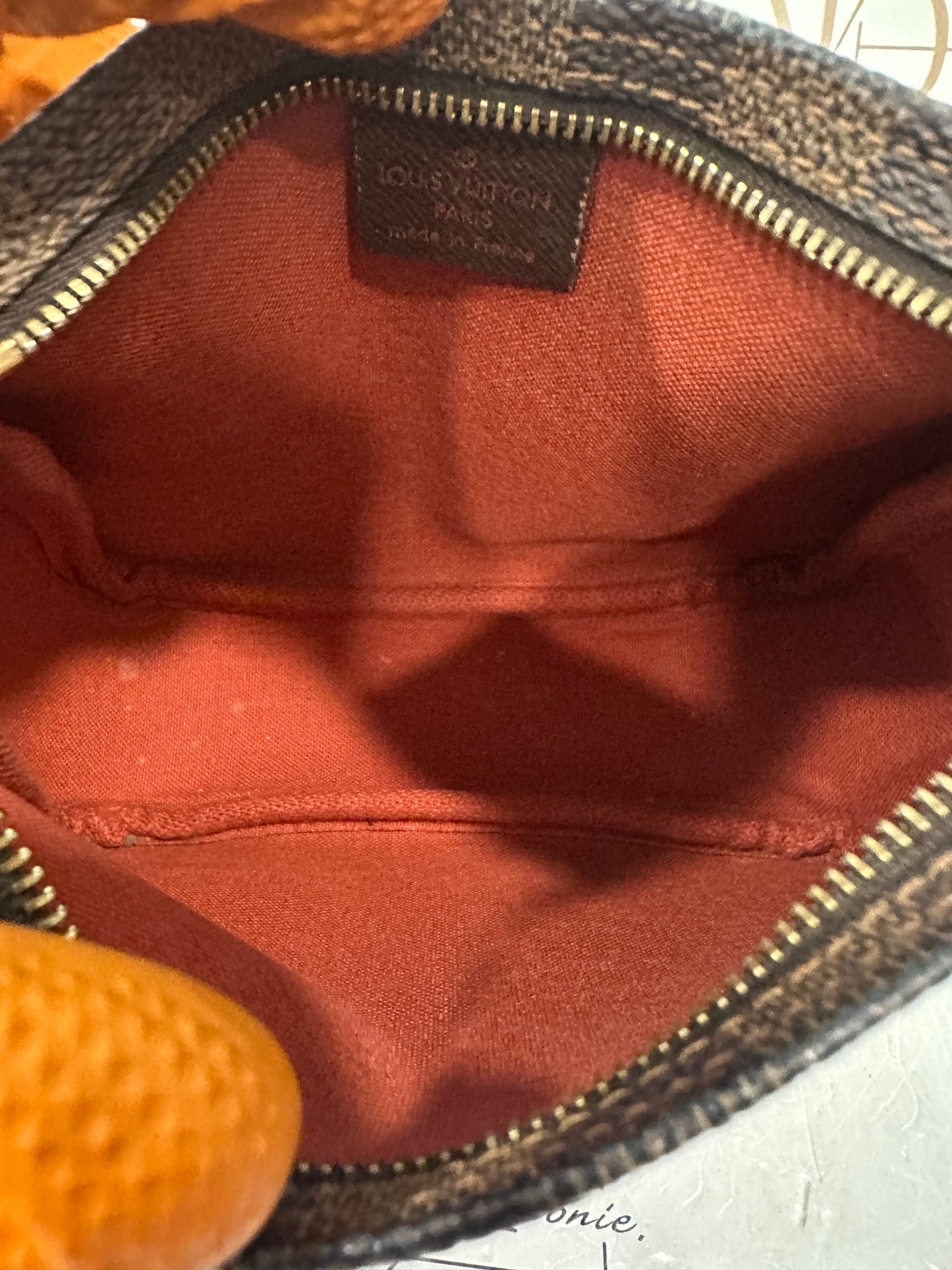 016900 - Louis Vuitton Trousse
