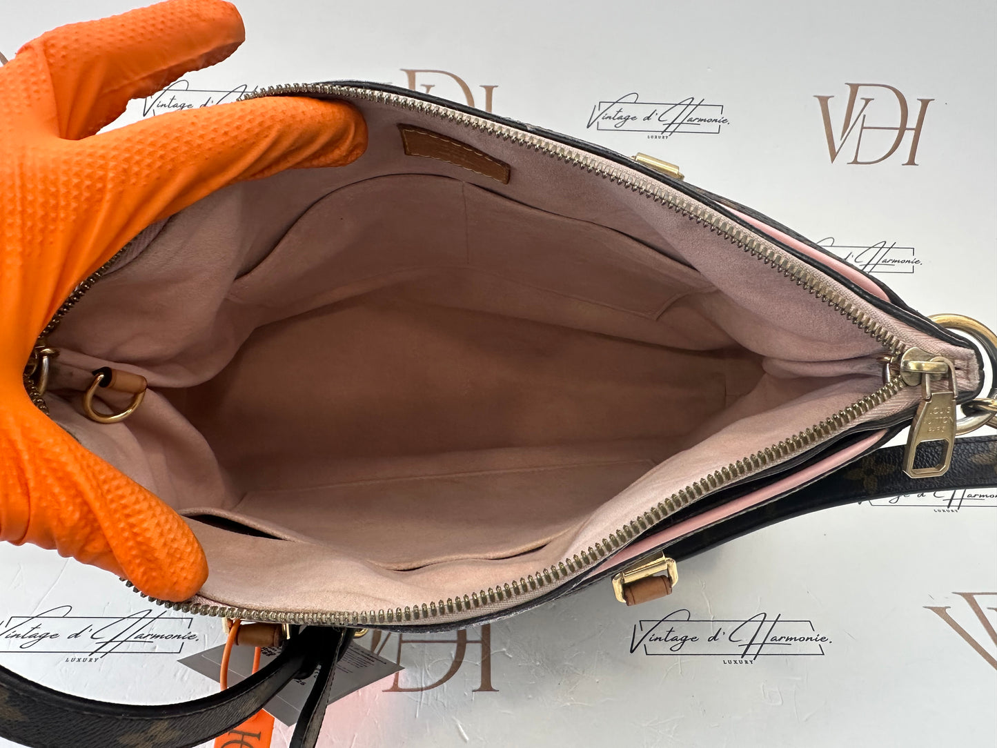 017803 - Louis Vuitton Pallas