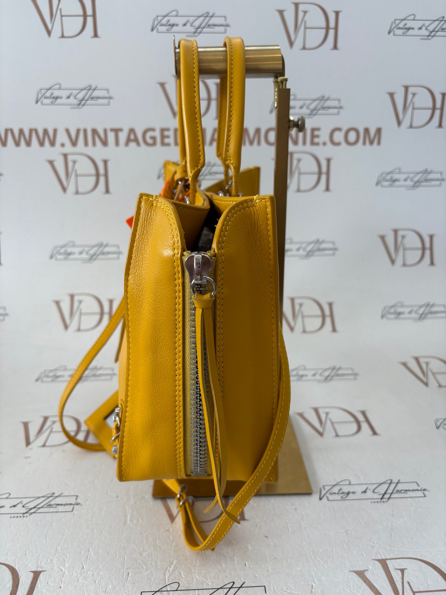 018605 - Balenciaga Yellow Papier