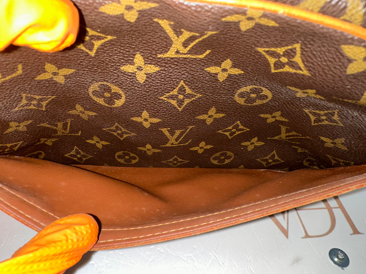017792 - Louis Vuitton Trocadero 27