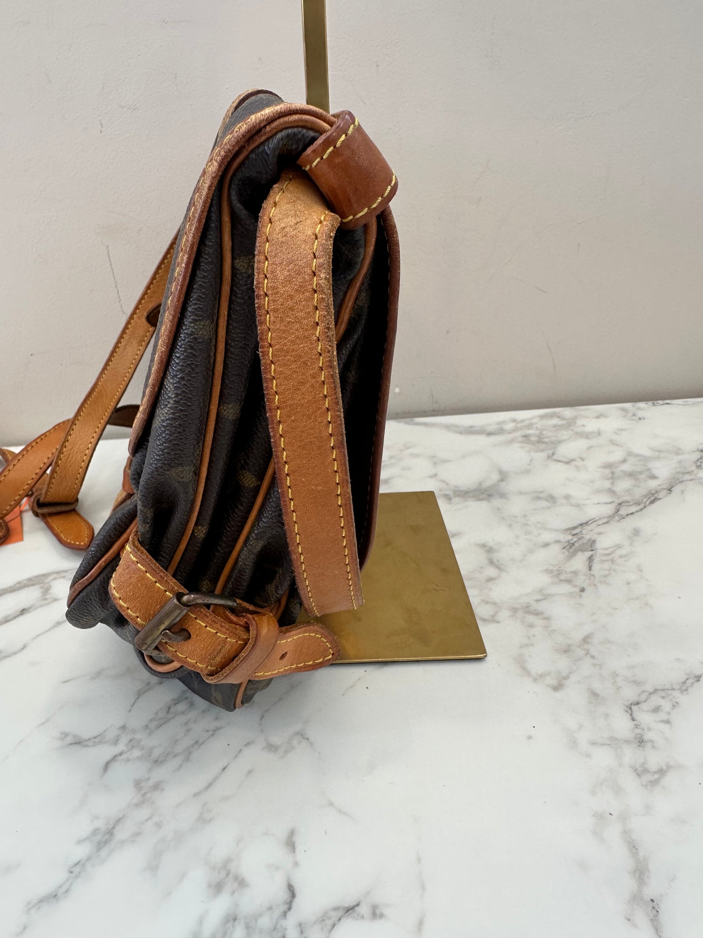 Louis Vuitton Saumur 30