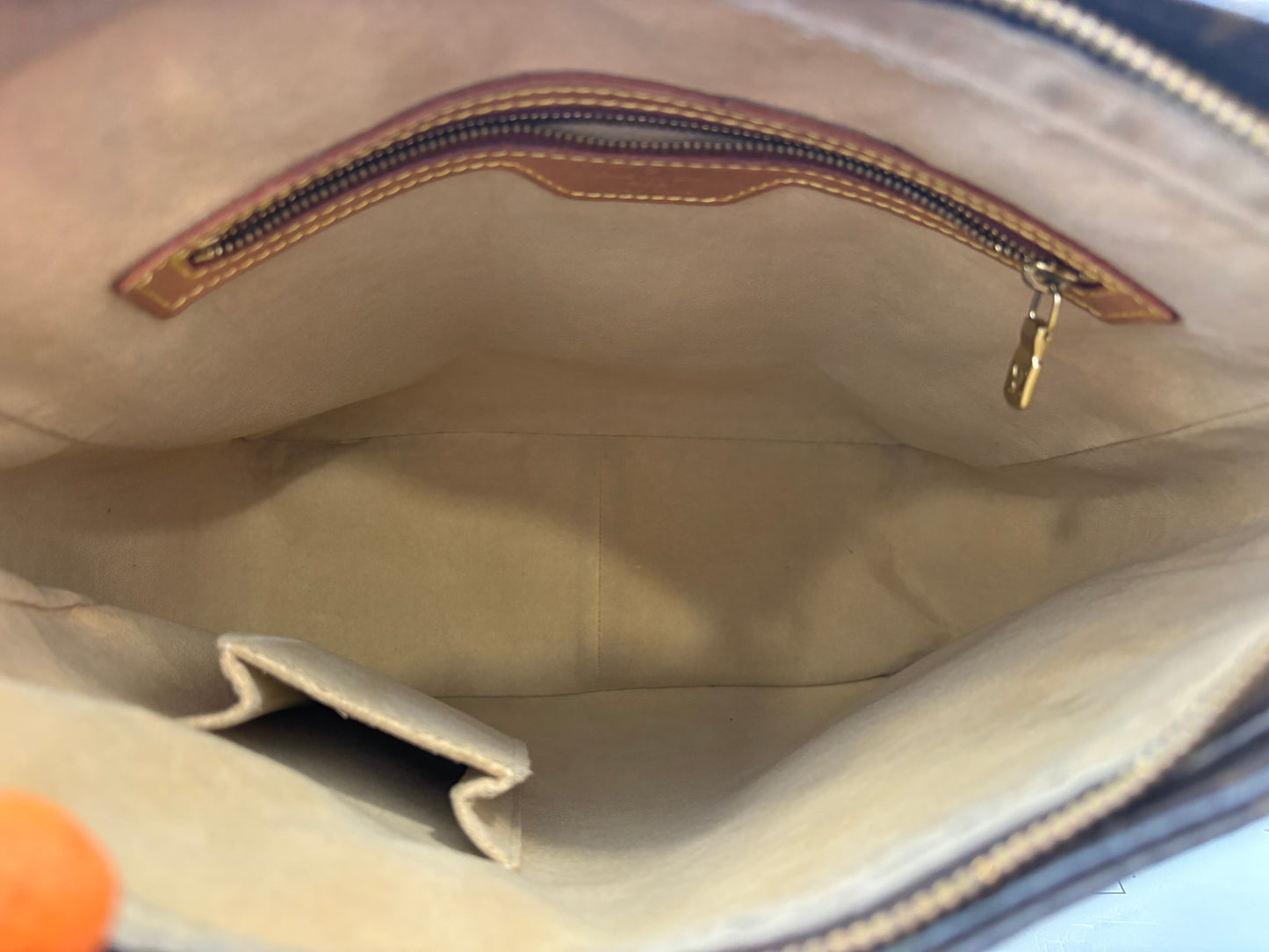 018942 - Louis Vuitton Looping GM