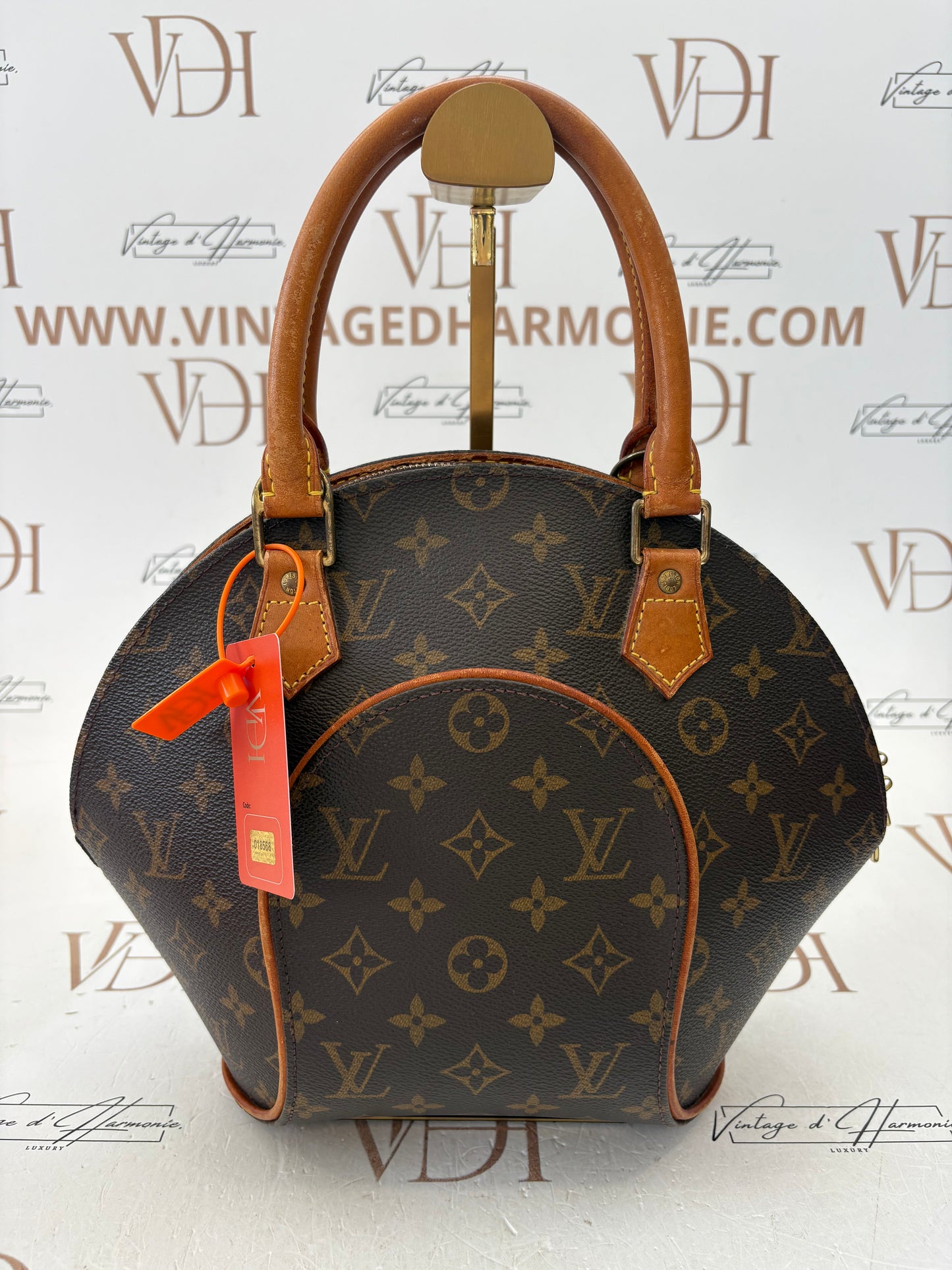018568 - Louis Vuitton Ellipse PM