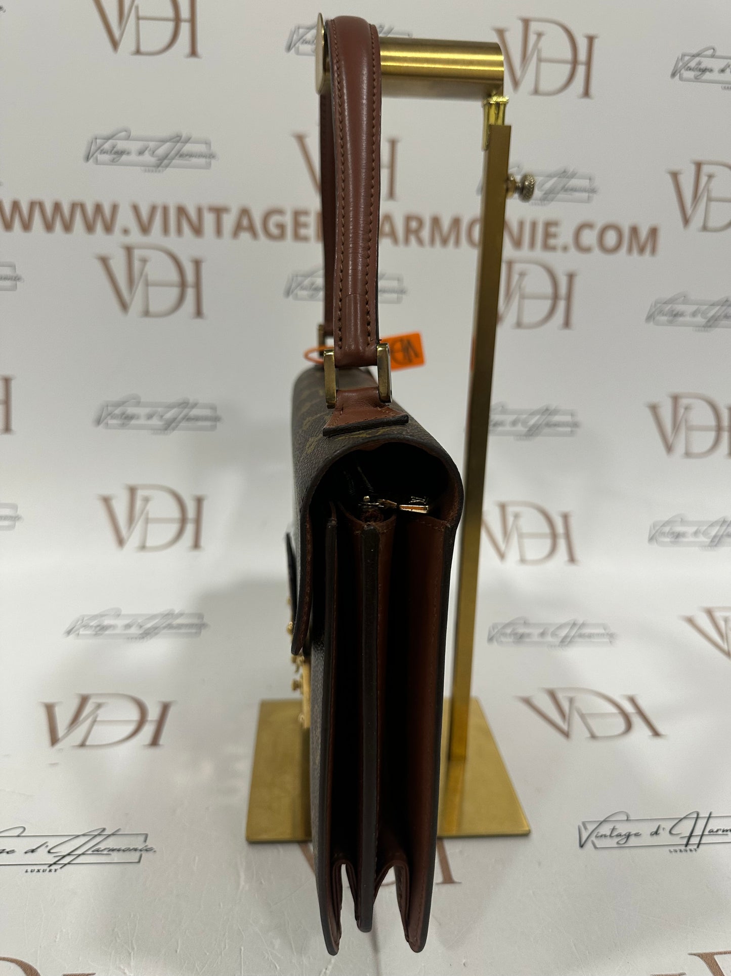 016872 - Louis Vuitton Concorde