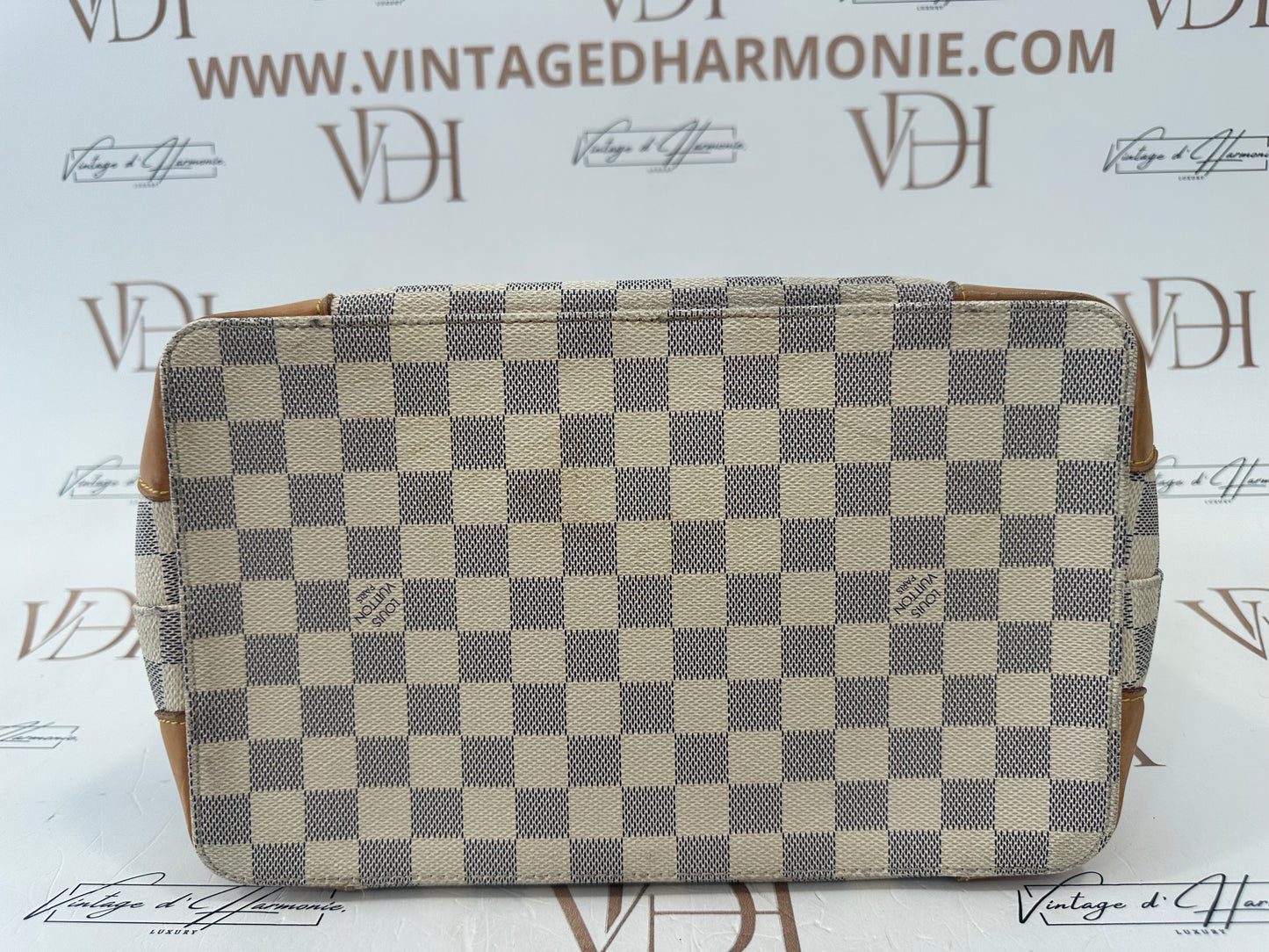 017921 - Louis Vuitton Azur Hampstead PM