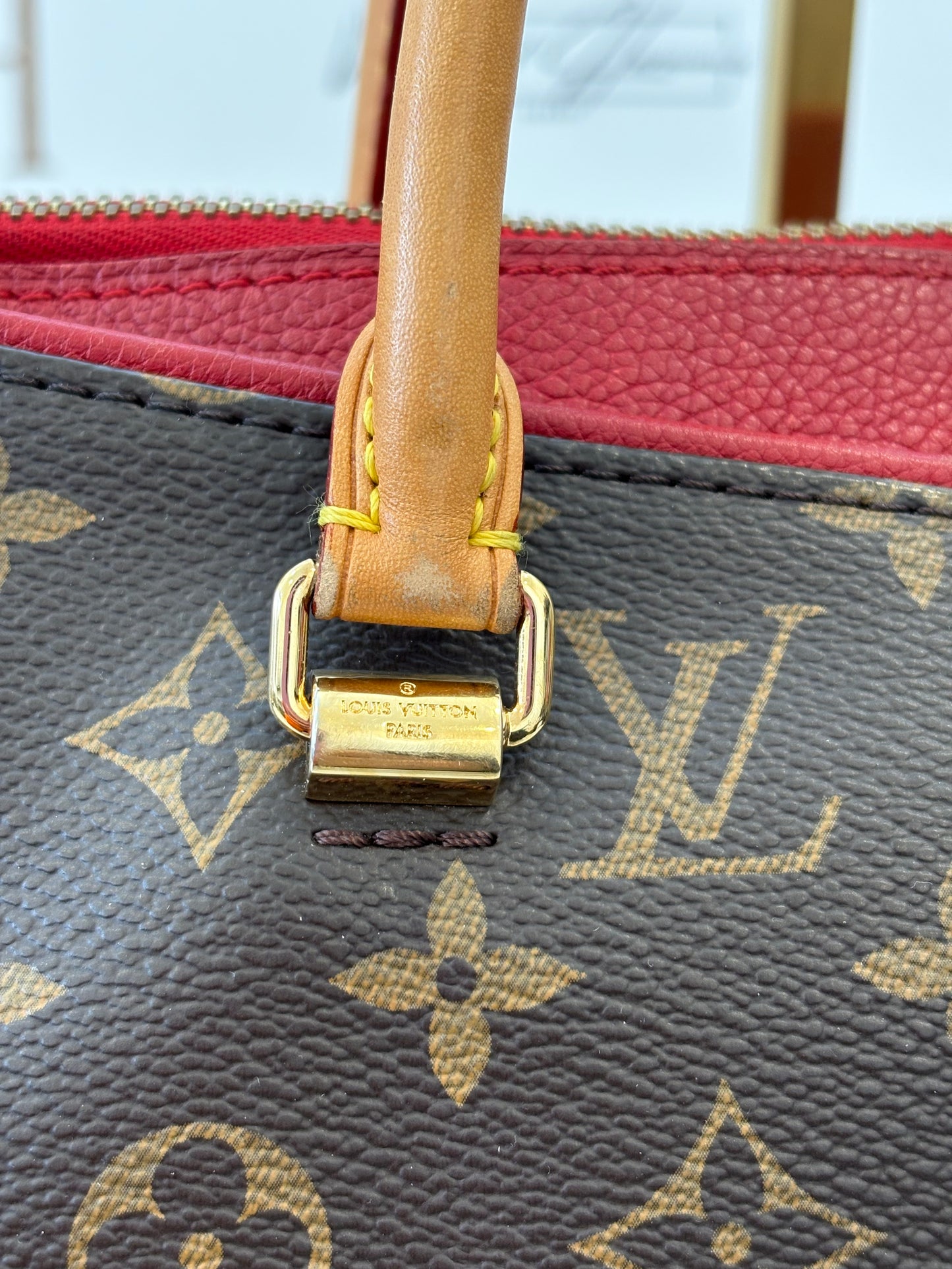 383699 - Louis Vuitton Pallas