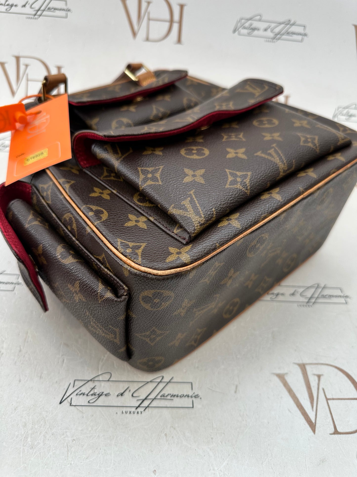 016928 - Louis Vuitton Excentricite