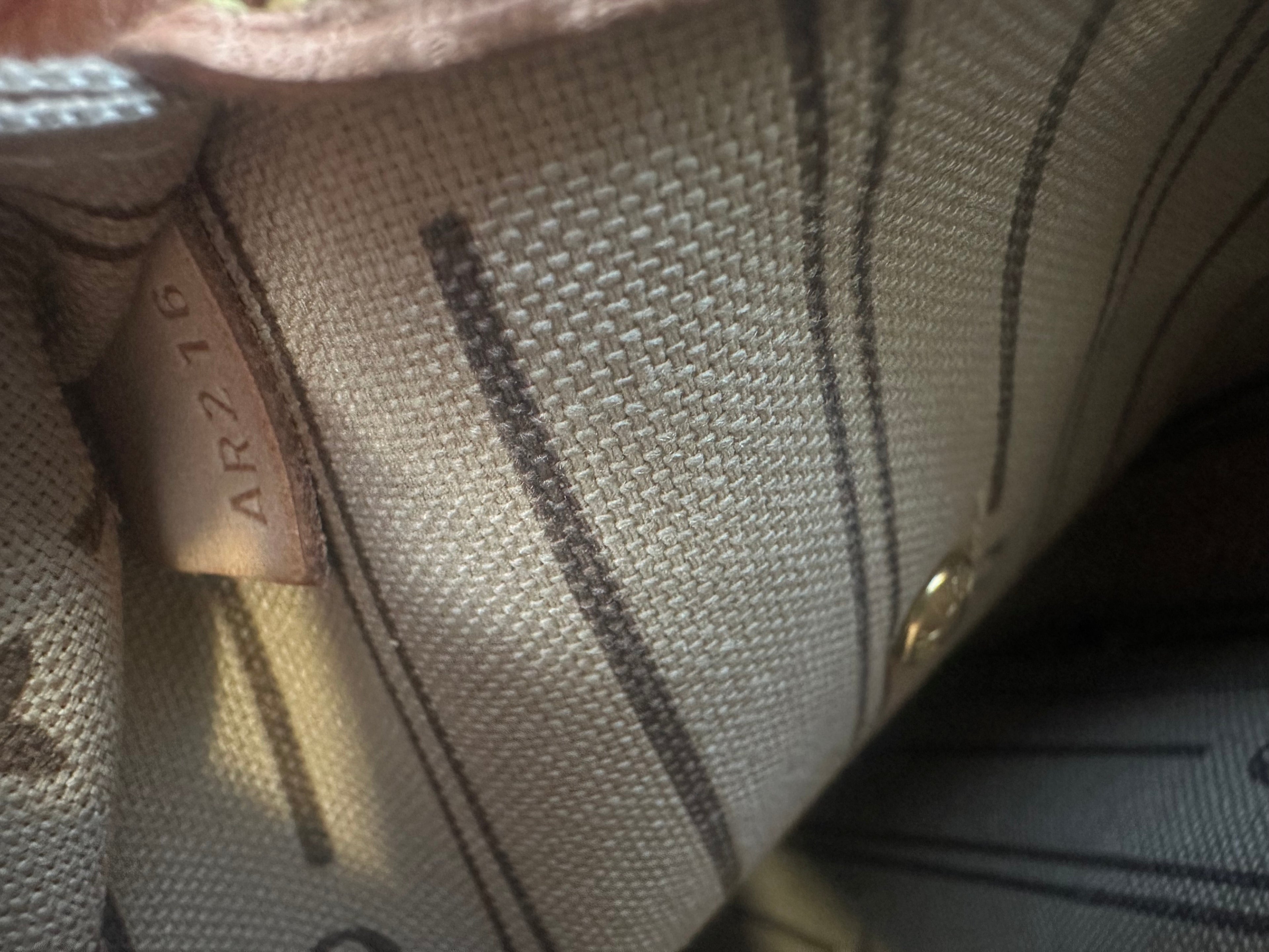 Louis Vuitton Neverfull MM