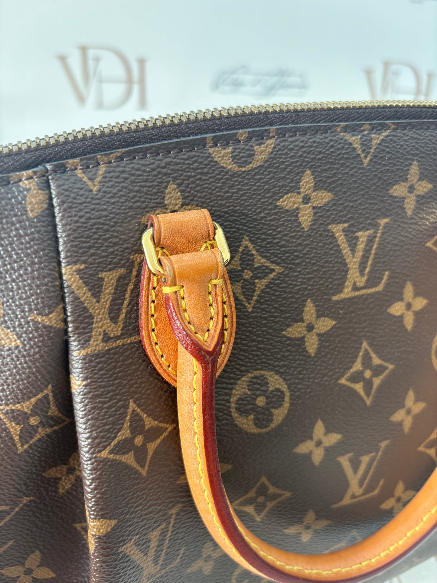 383821 - Louis Vuitton Turenne