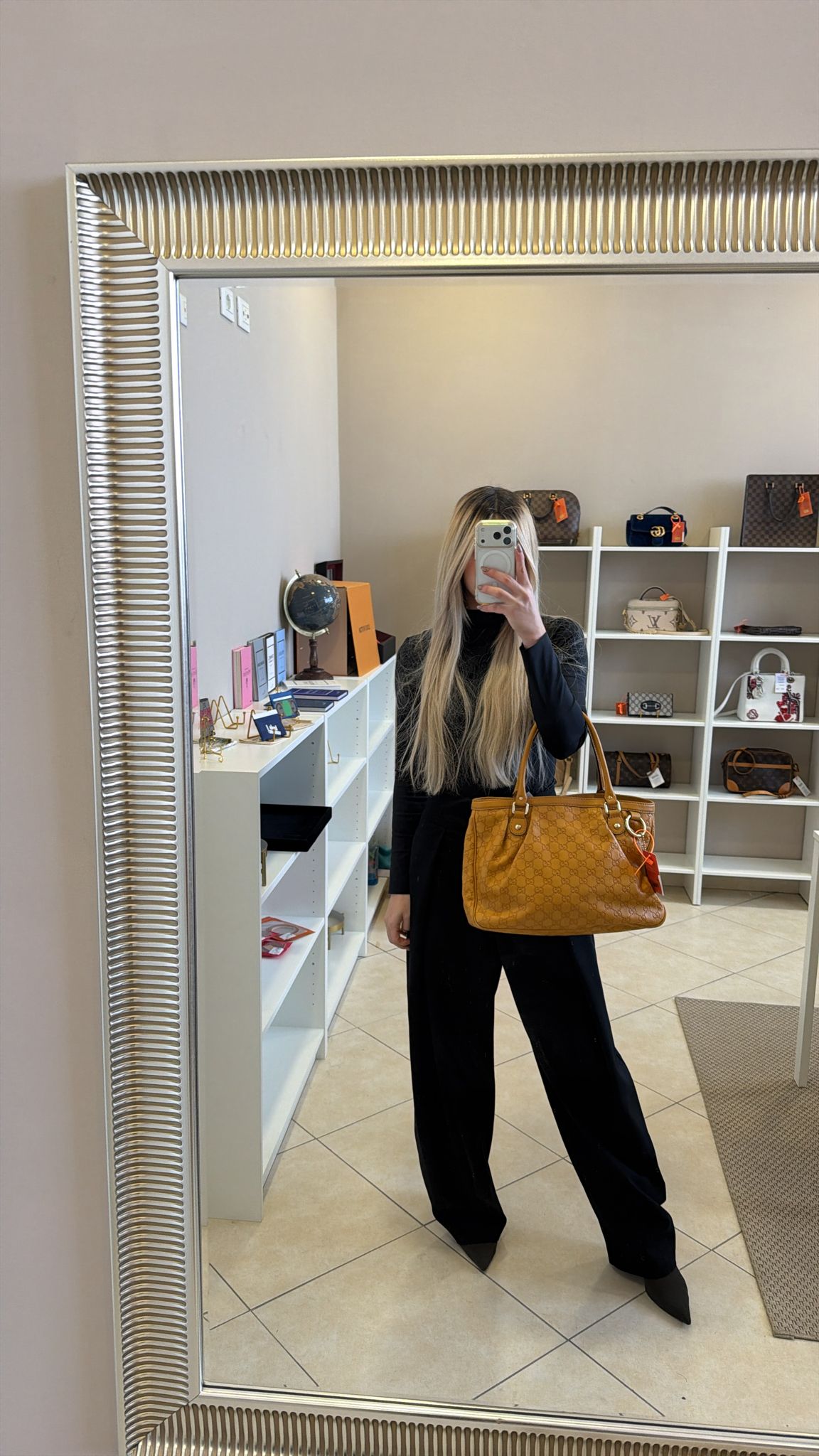 382479 - Gucci Sukey