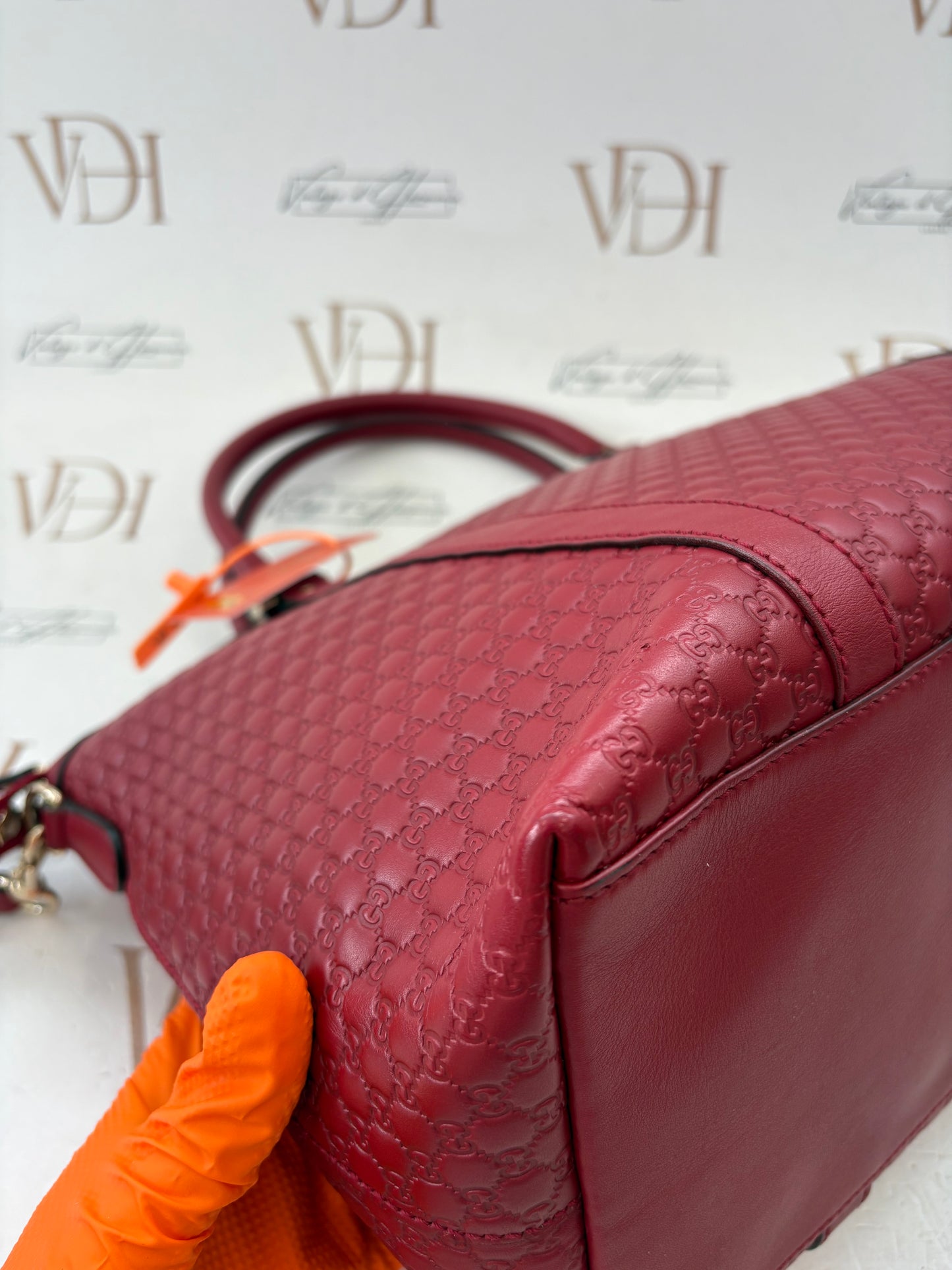 384269 - Gucci