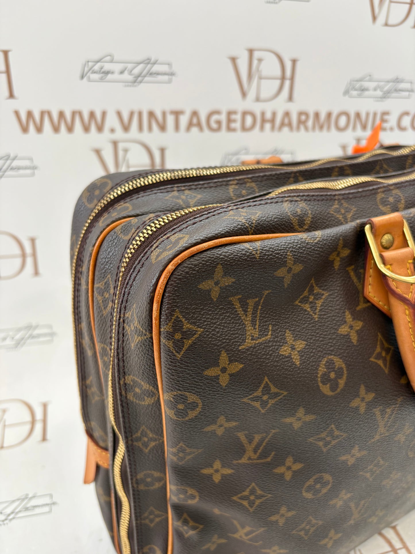 018300 - Louis Vuitton Porte Documents