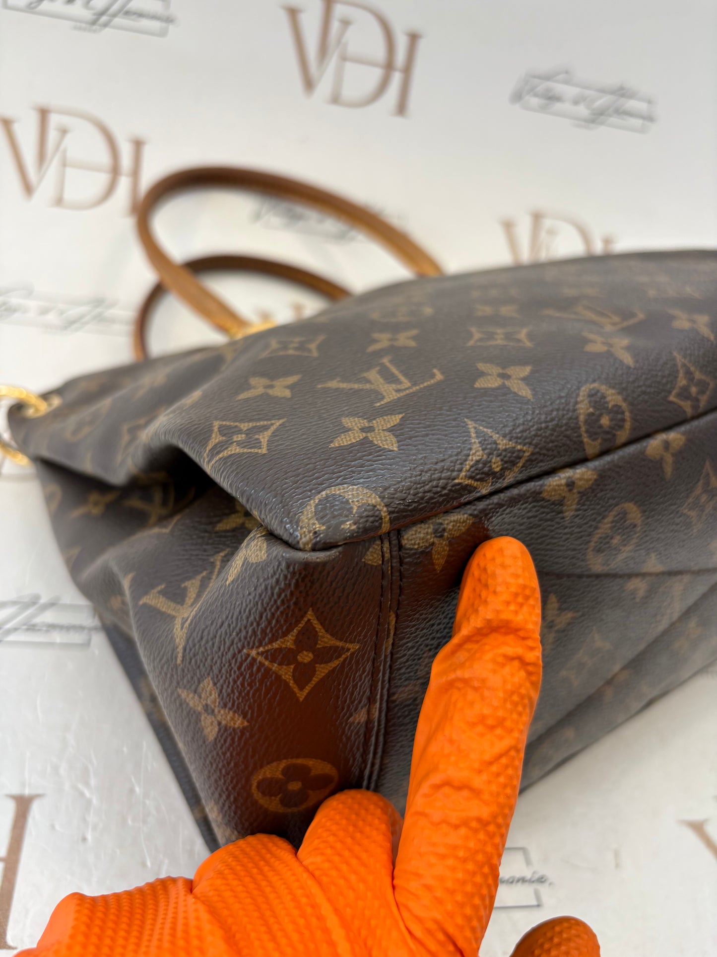 018771 - Louis Vuitton Pallas