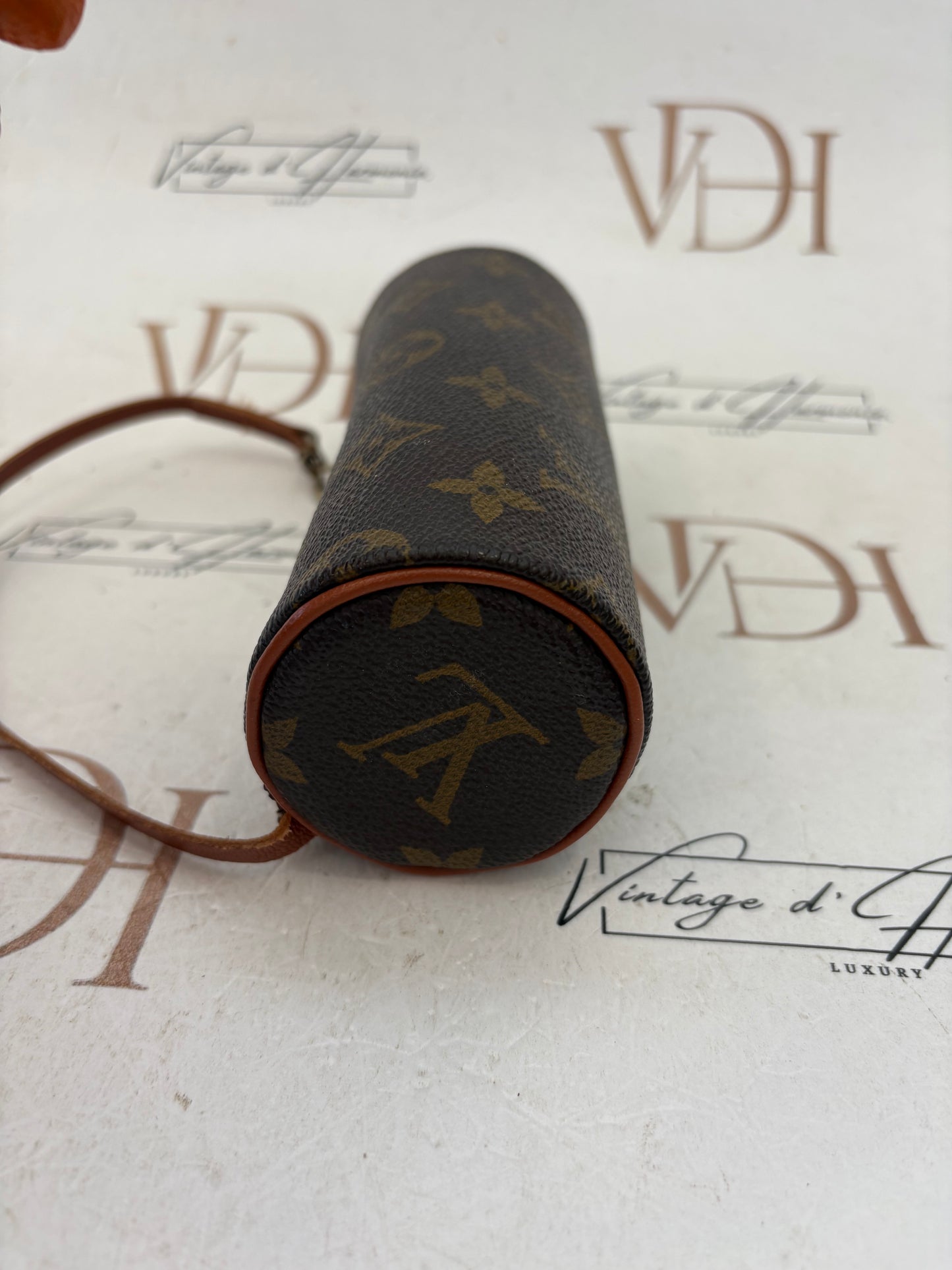 018324 - Louis Vuitton Papillon 30