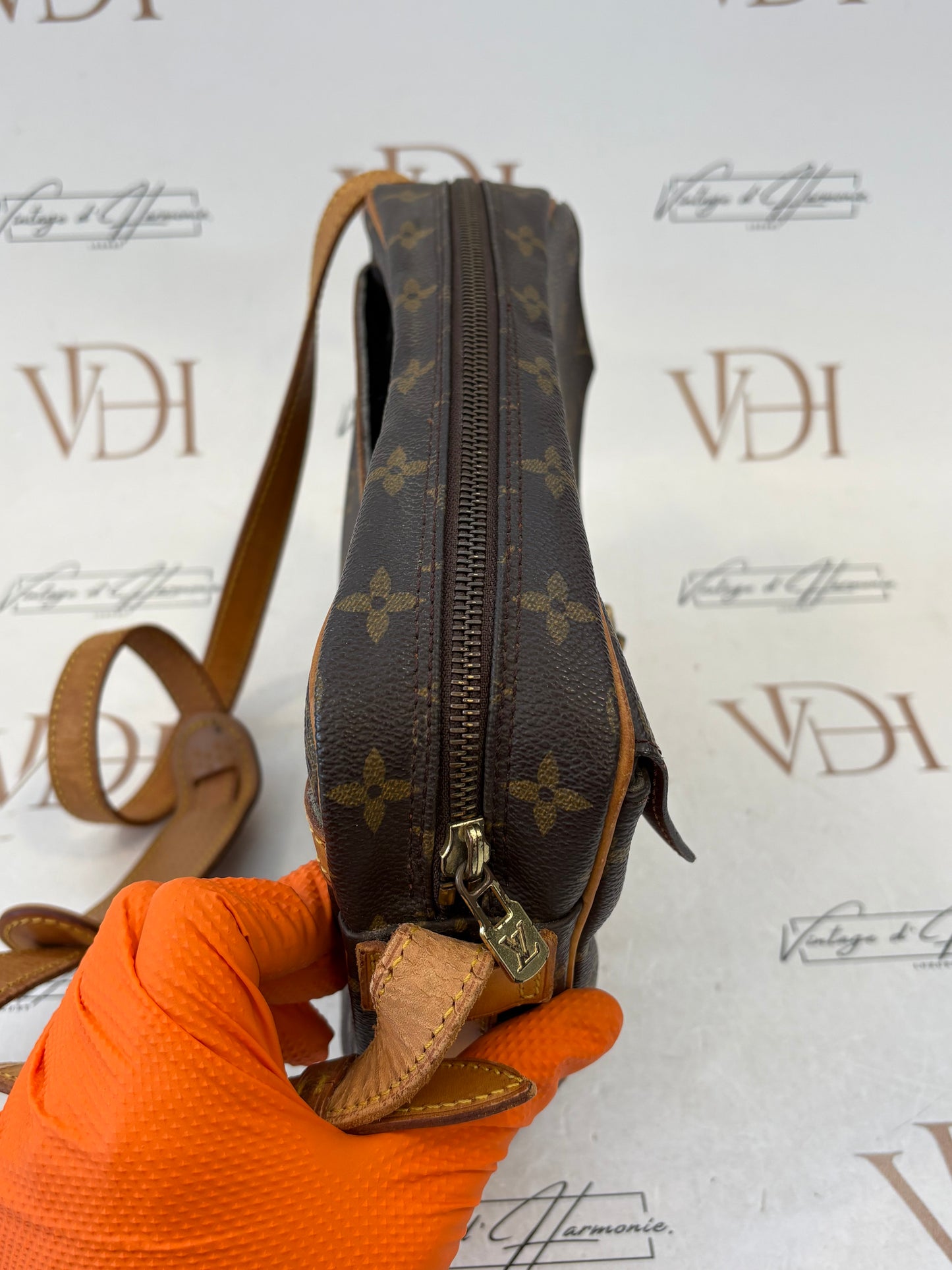 018968 - Louis Vuitton Jeune Fille GM