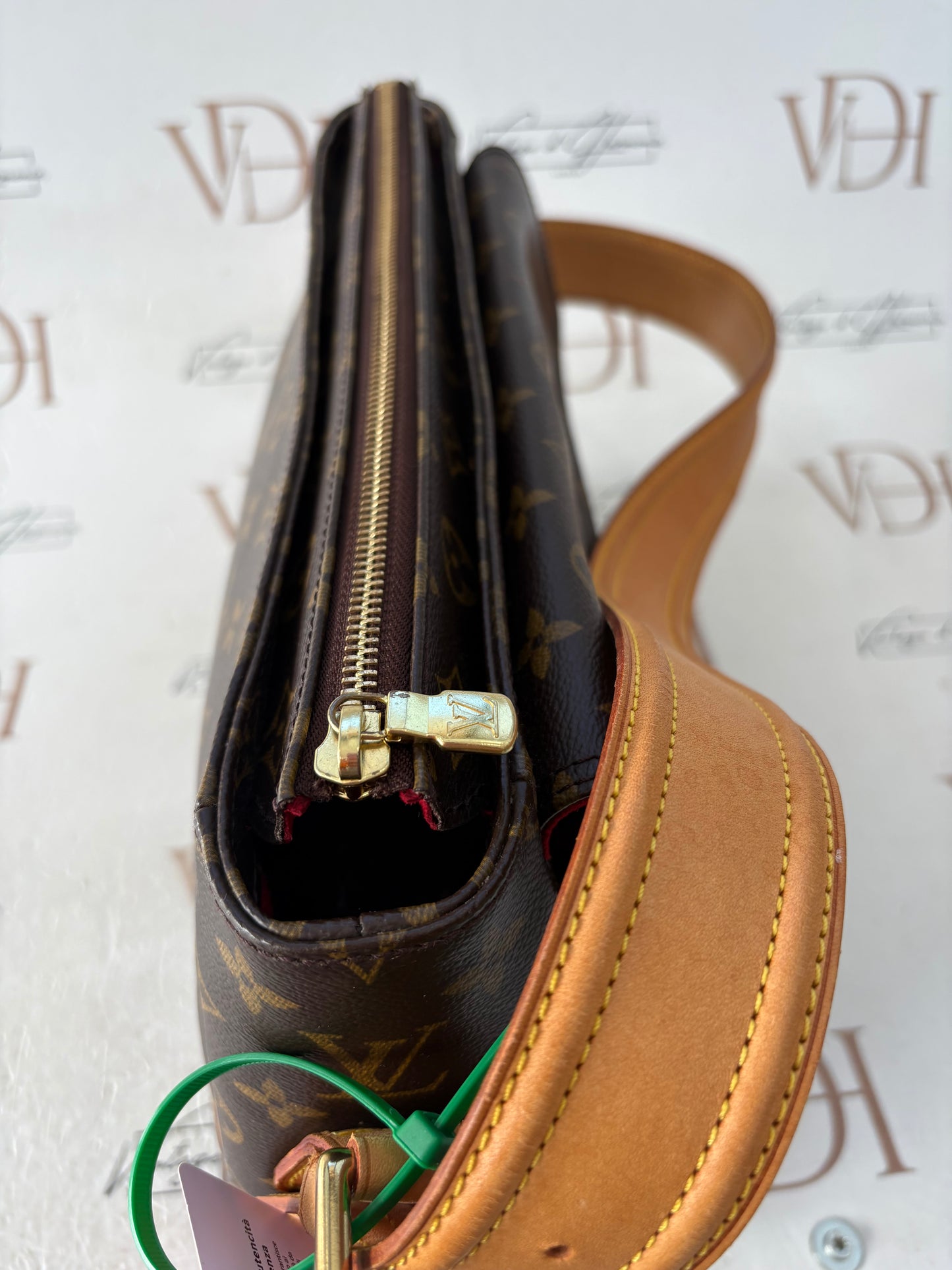 017103 - Louis Vuitton Viva Cite GM