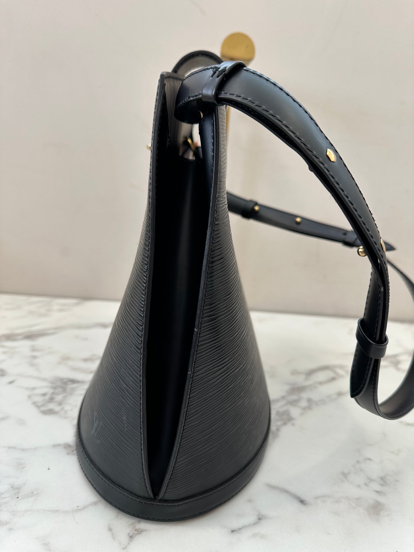 Louis Vuitton Black Epi Cluny