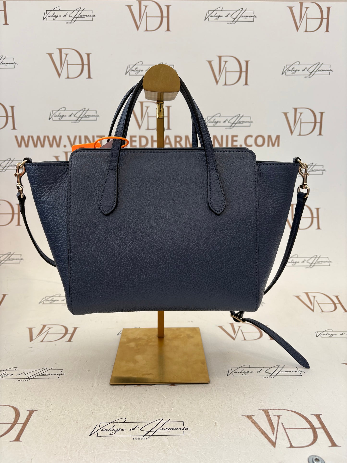 384287 - Gucci Swing