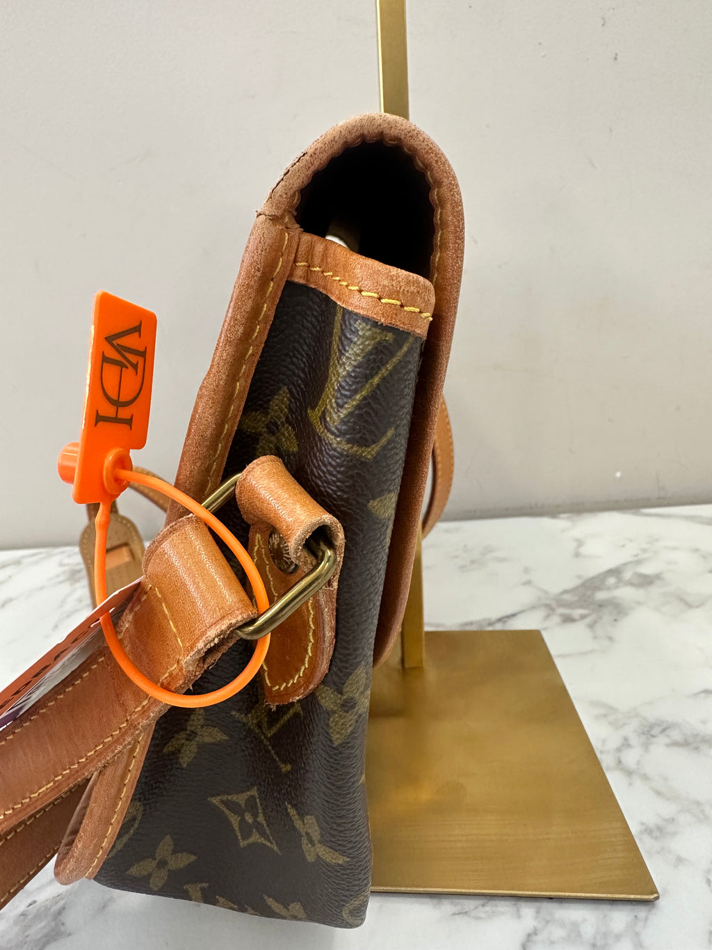 Louis Vuitton Gibeciere MM