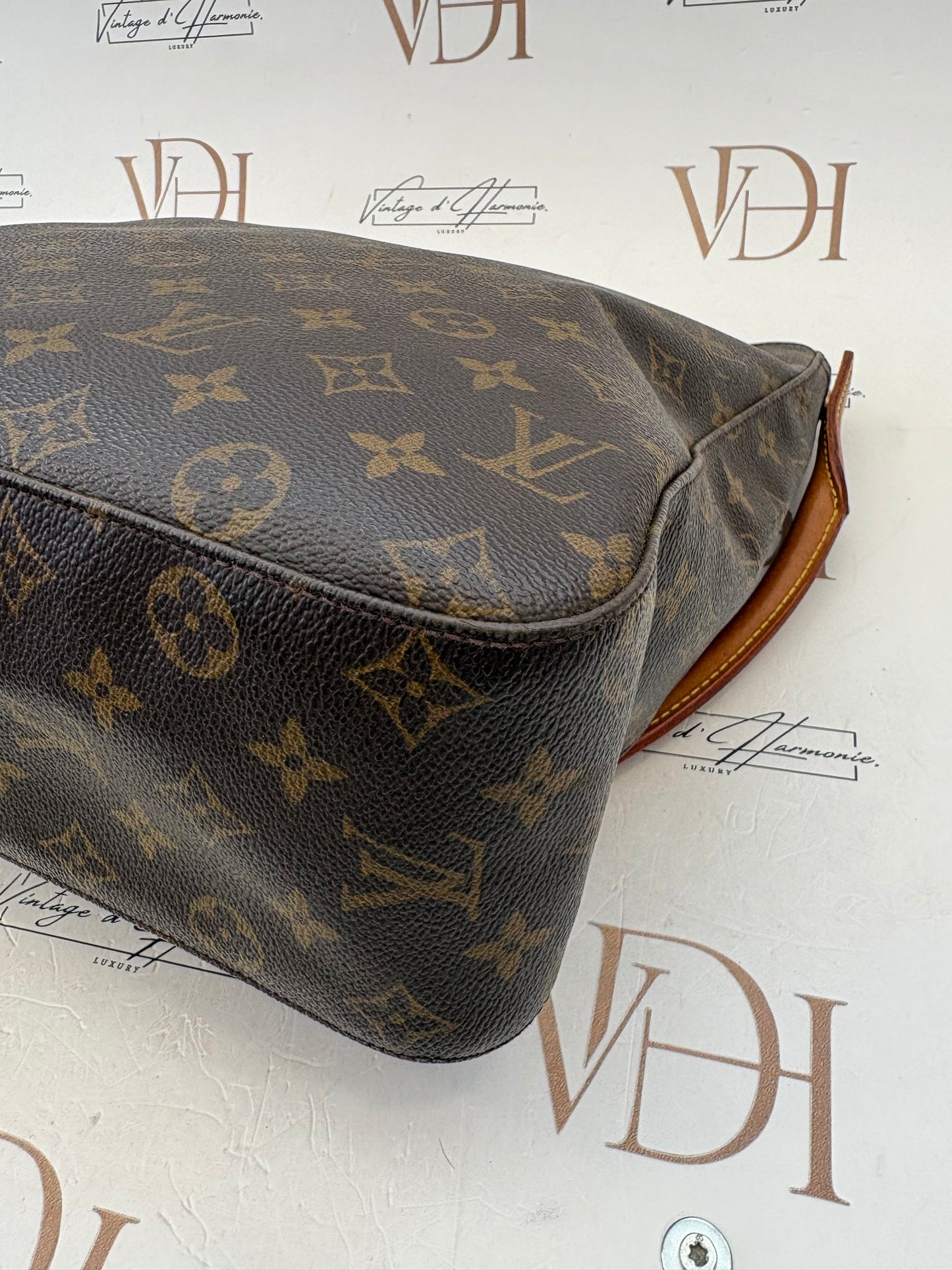 017684 - Louis Vuitton Looping GM