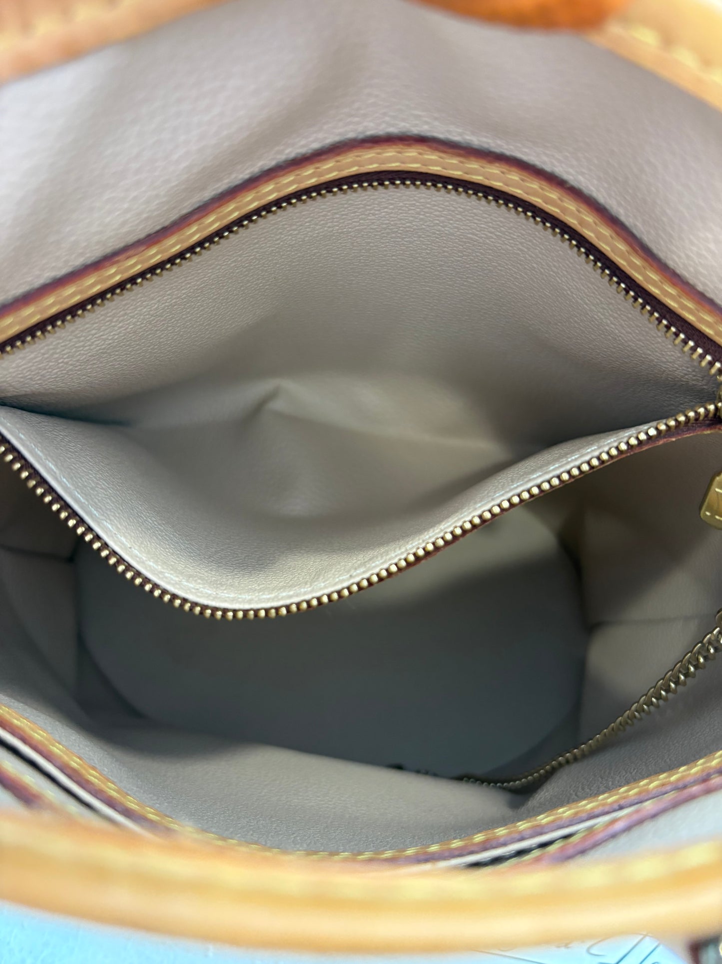 017267 - Louis Vuitton Bucket PM