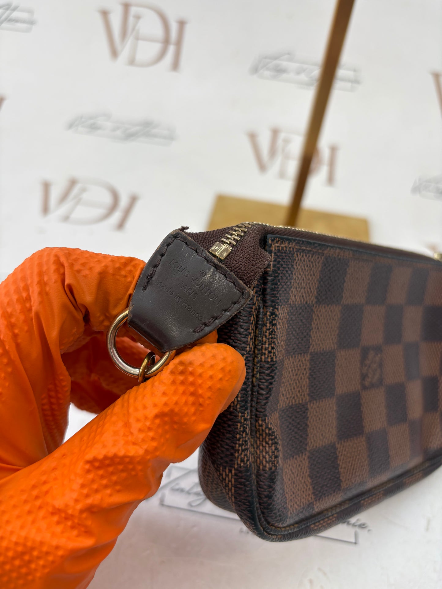 018752 - Louis Vuitton Mini Pochette Accessoires
