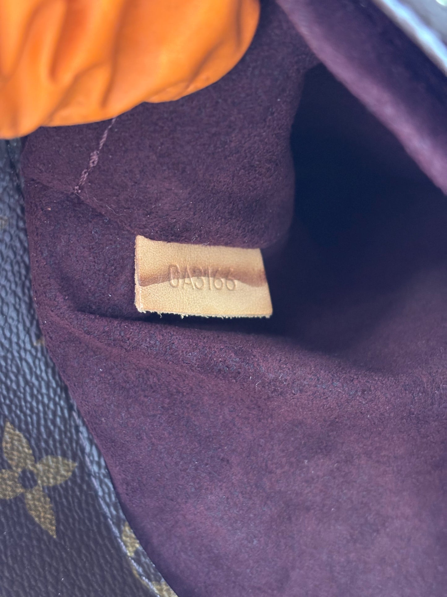 018367 - Louis Vuitton Montaigne MM